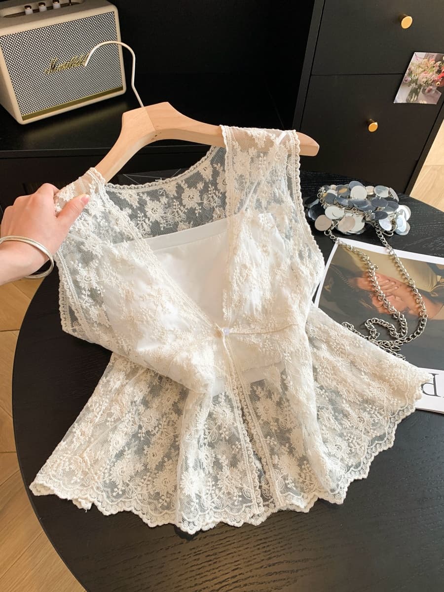 베이지 색 레이스 셔츠 민소매 오픈 가디건 플러스 캐미솔 두 조각 여성 세트 루즈핏 홀로우 아웃 베스트 쇼트 스타일 얇은 코트 이미지 2