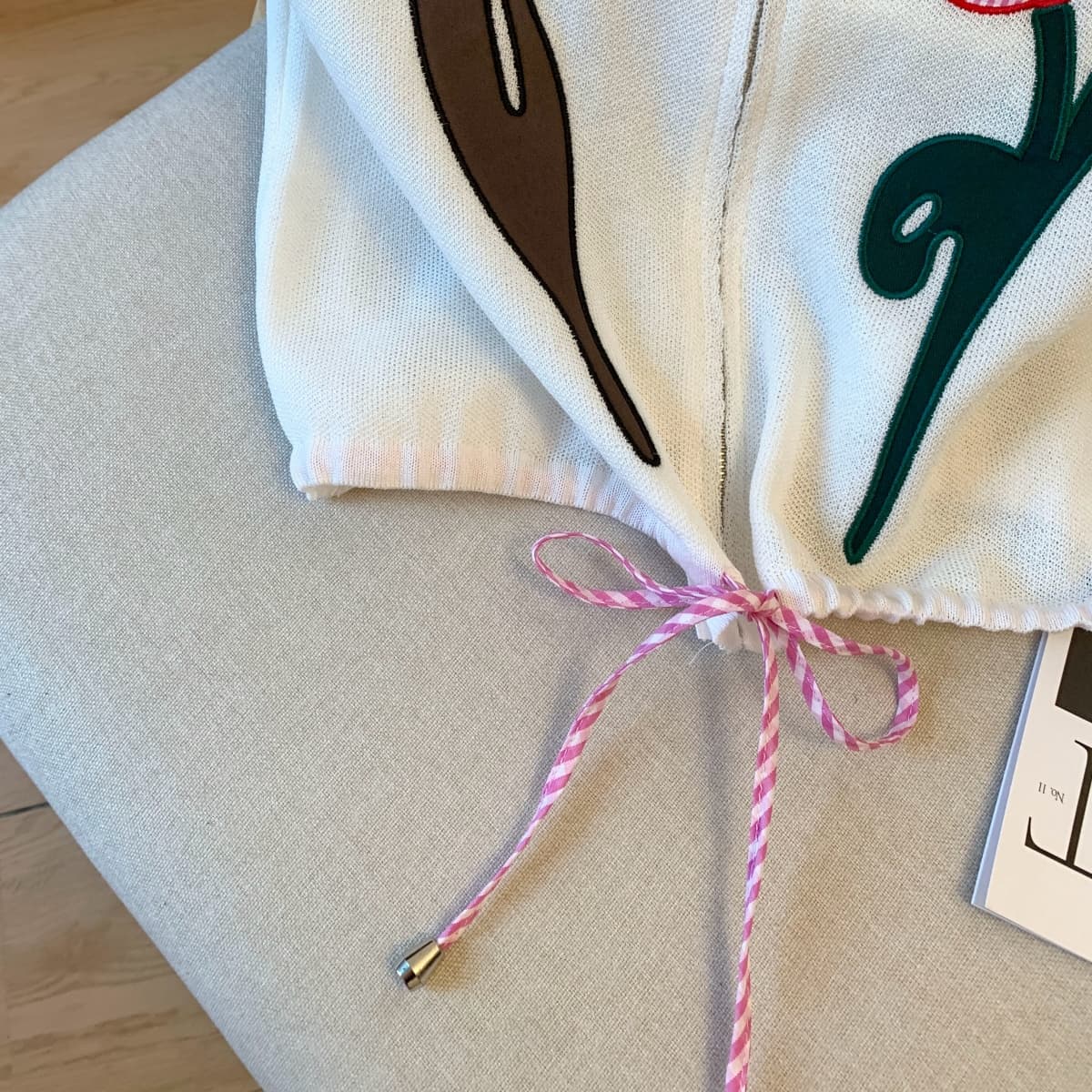 실사 여름 새로운 한국 스타일 루즈핏 POLO 칼라 자수 꽃 쇼트 스타일 민소매 니트 오픈 가디건 맨위 여성 상세 이미지 5