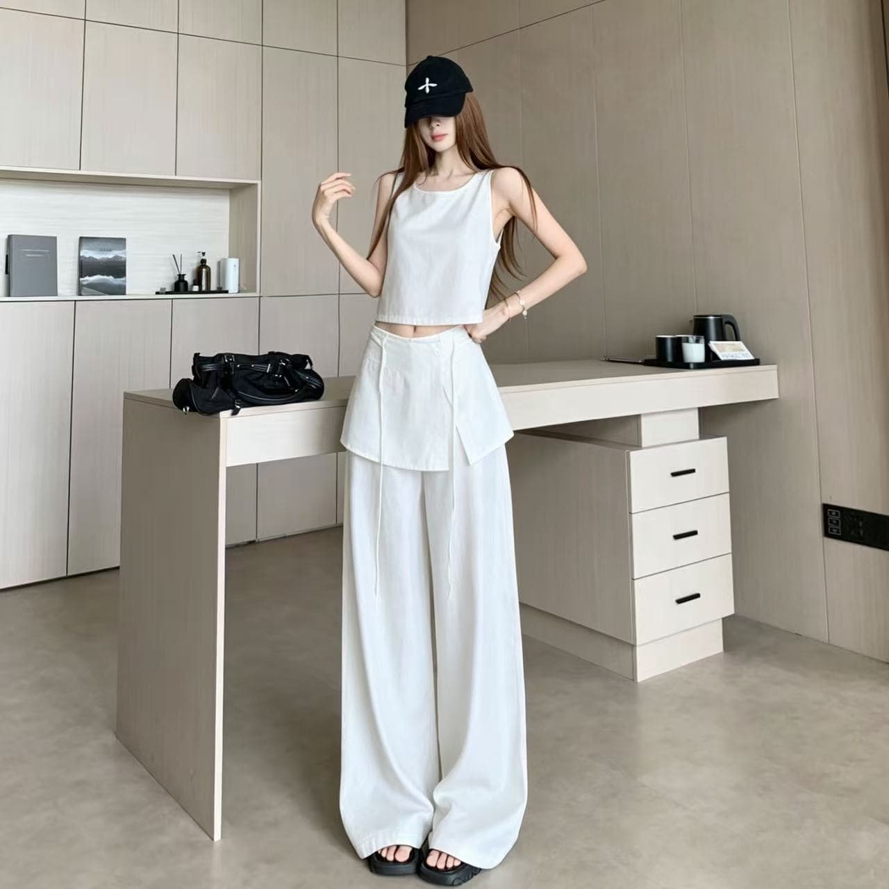 한 부서 느슨함 센스 캐주얼 세트 여성 2026 여름 새로운 패션 조끼 센스 허리 슬림해 보이는 도루 센스 방귀 커튼 바지 이미지 4