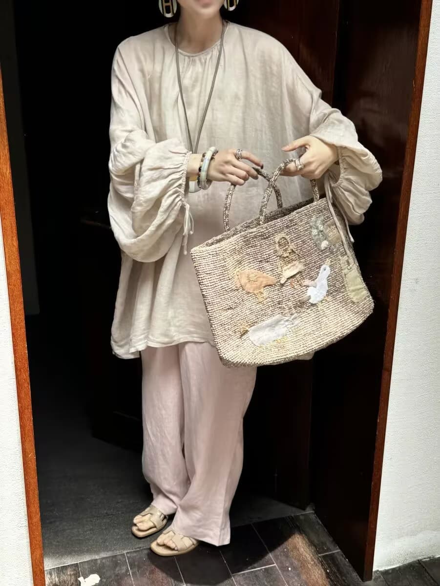 쓰기 전체 느긋한 느슨함 ~ 중 슬림해 보이는 루즈핏 자외선 차단 블라우스 맨위 상세 이미지 8
