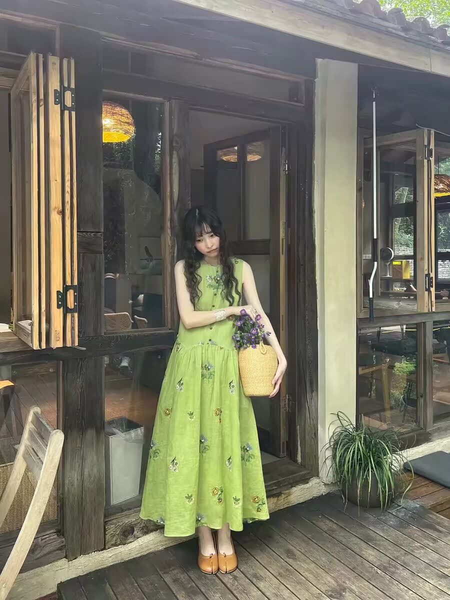 여성 드레스 여름 새로운 프린트 민소매 빅 플레어 스커트 레이스업 허리 수축 치마 이미지 3