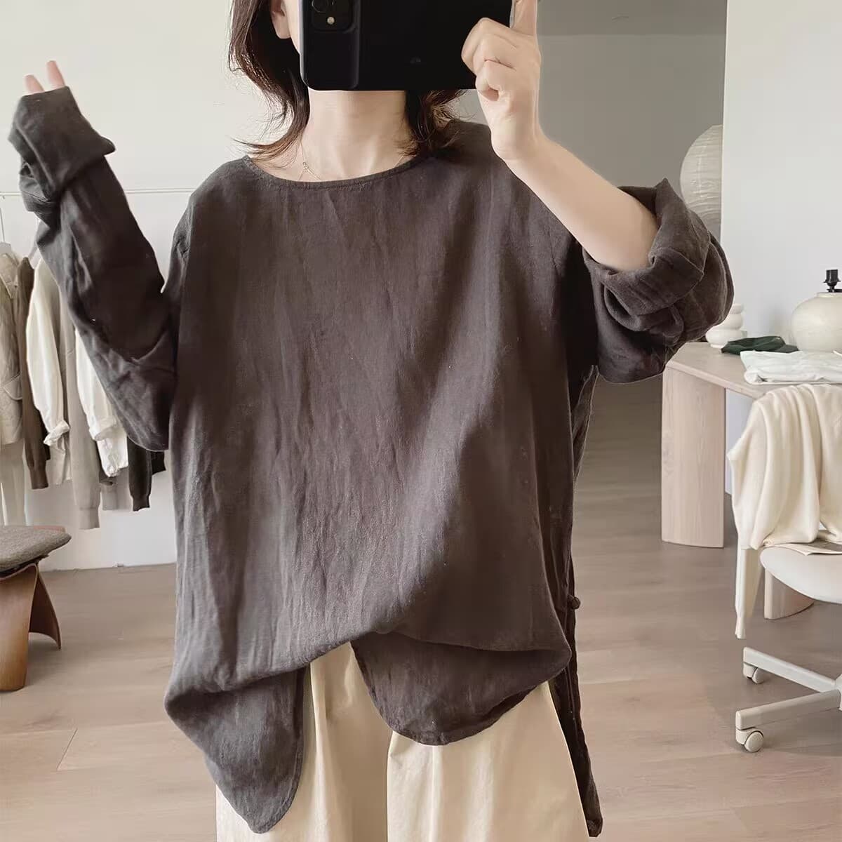 가을 여성 셔츠 새로운 루즈핏 빅 사이즈 슬림해 보이는 미니멀리즘 작은 대중 디자인 센스 연령 감소 라미 맨위 이미지 2