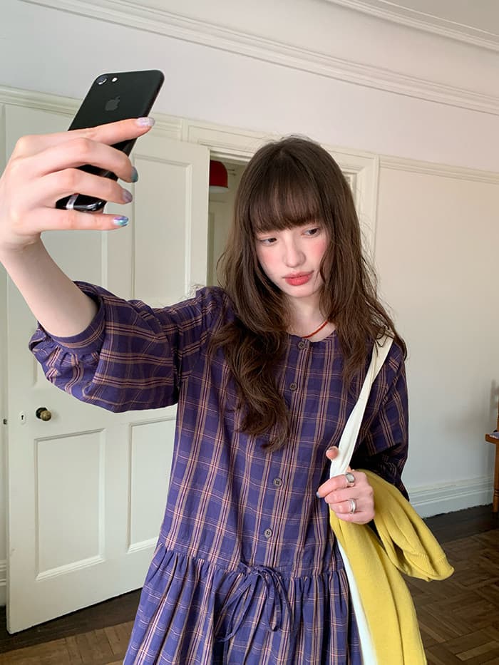 라운드 넥 루즈핏 한 마디 긴팔 체크무늬 드레스 봄 가을 여성 체크무늬 거품 소매 패치워크 롱 코트 치마 상세 이미지 30