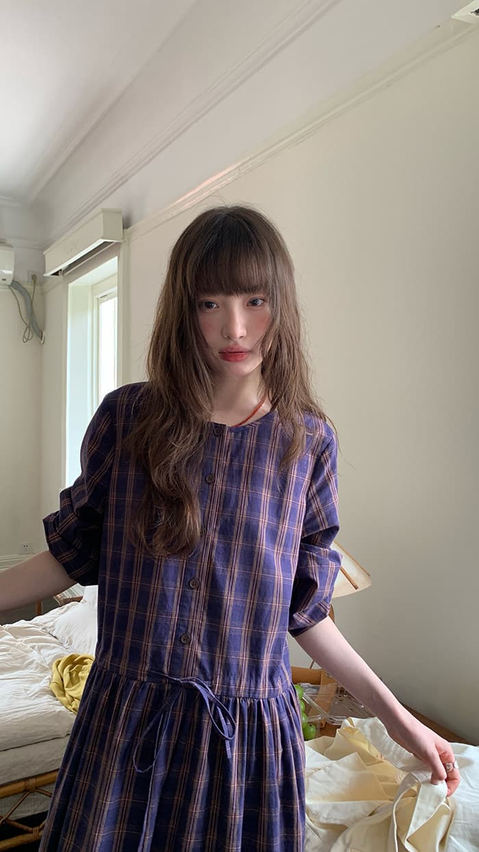 라운드 넥 루즈핏 한 마디 긴팔 체크무늬 드레스 봄 가을 여성 체크무늬 거품 소매 패치워크 롱 코트 치마 상세 이미지 35