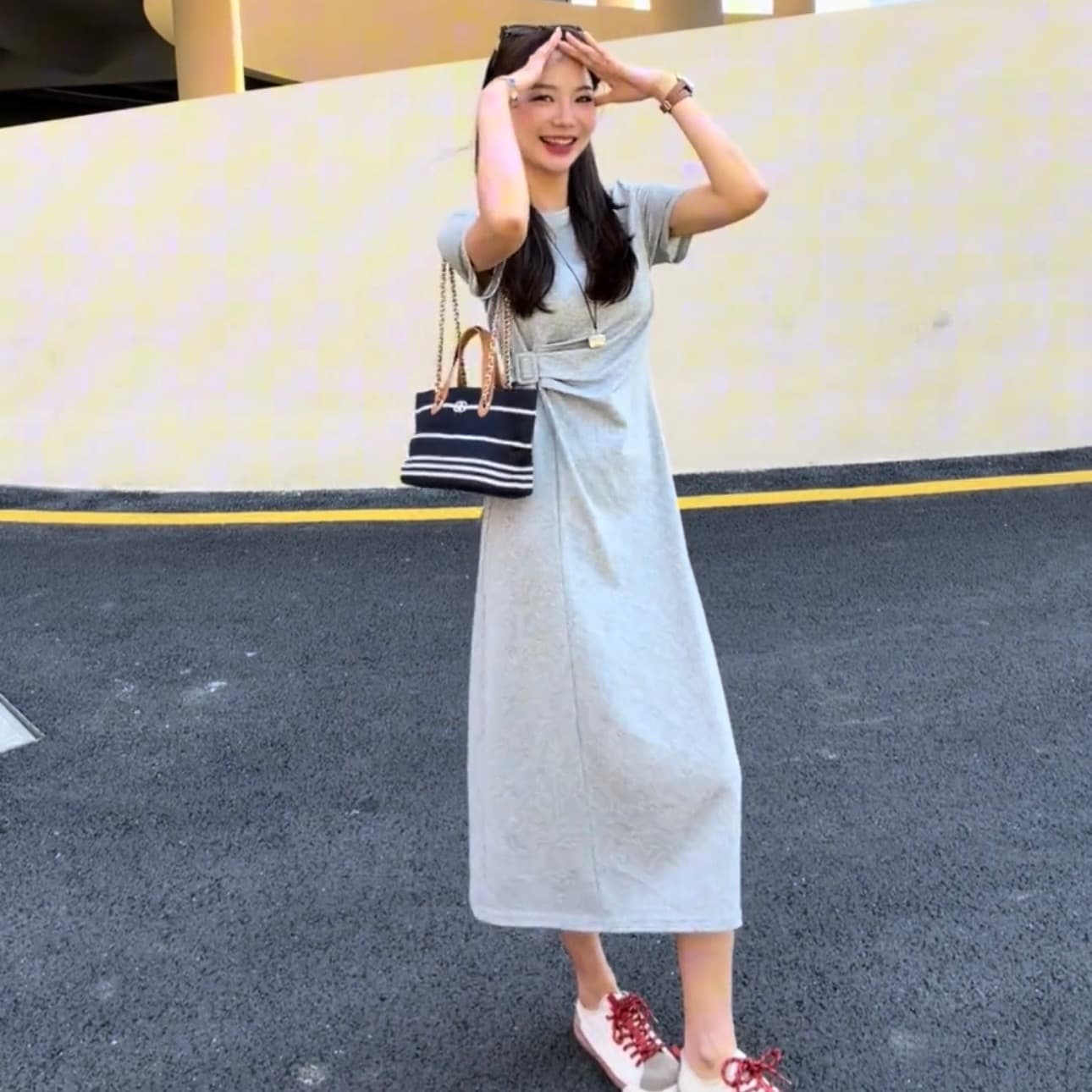 유 후안 후안 여름 캐주얼 슬림해 보이는 라운드 넥 반팔 측면 허리 수축 드레스 상세 이미지 1