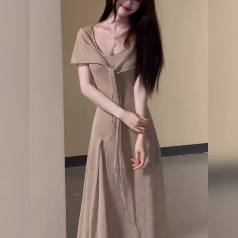titi 작은 자매 모래 회화 산책 슬립 드레스 여름 부드러운 느슨함 오트밀 색상 얇은 스타일 니트 롱 스커트 이미지 5