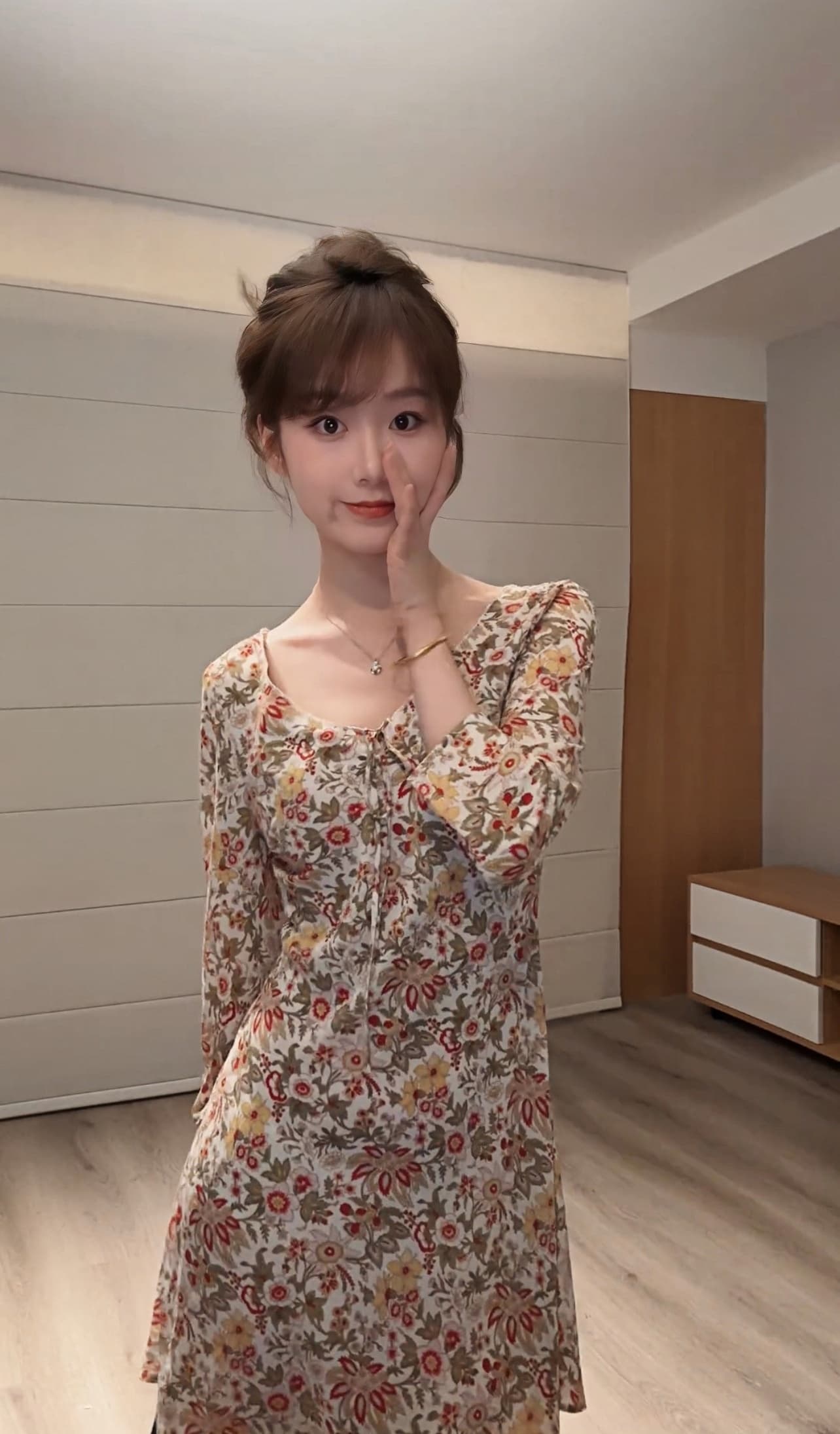 여름 새로운 미니멀리즘 몸매 가꾸기 부드러운 꽃무늬 드레스 이미지 2