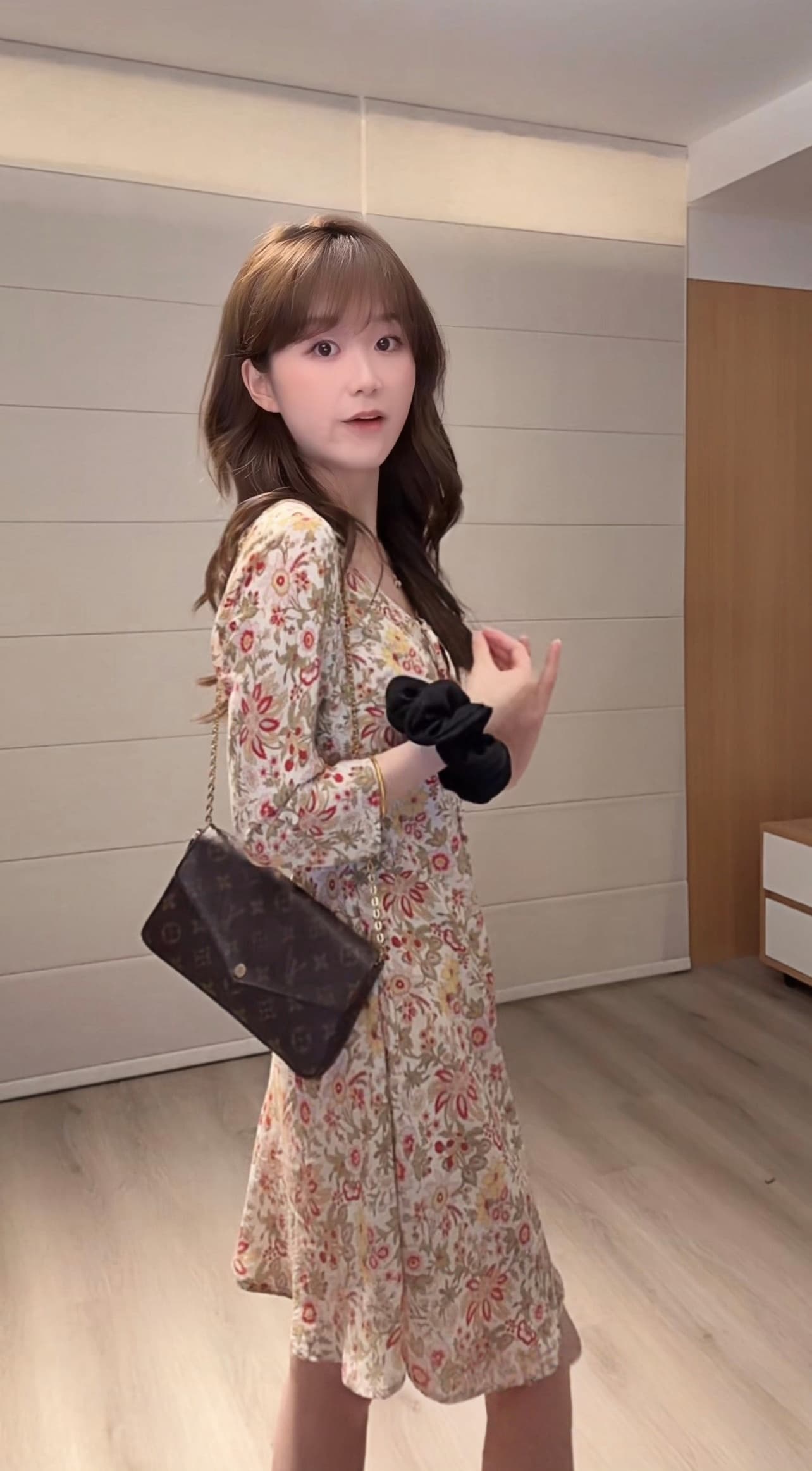 여름 새로운 미니멀리즘 몸매 가꾸기 부드러운 꽃무늬 드레스 상세 이미지 4