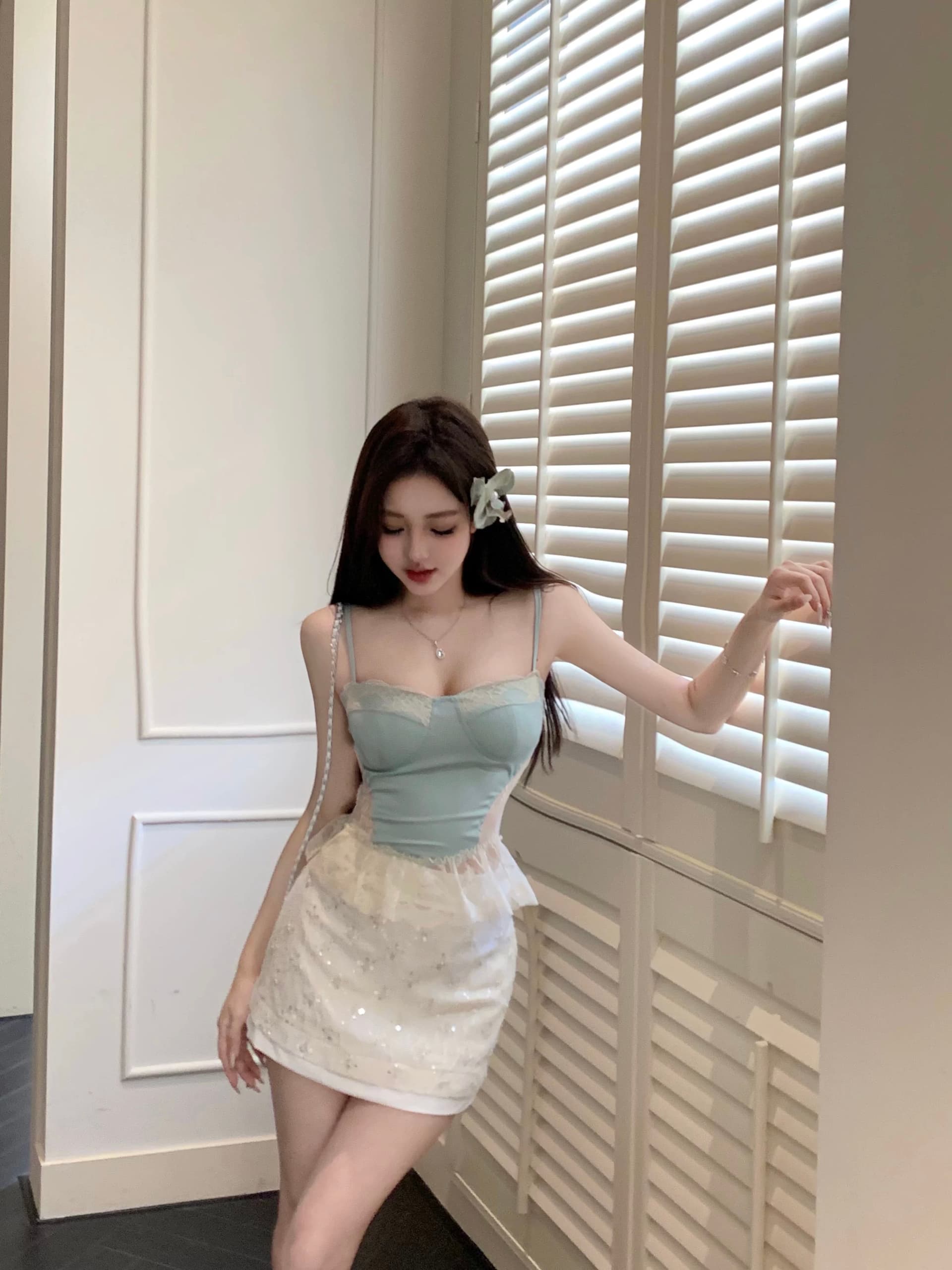 uk black 우는 소리 우는 소리 미시 봄 여름 순수한 욕망 녹색 행침 목 레이스 슬립 스팽글 모피 반신 스커트 상세 이미지 2