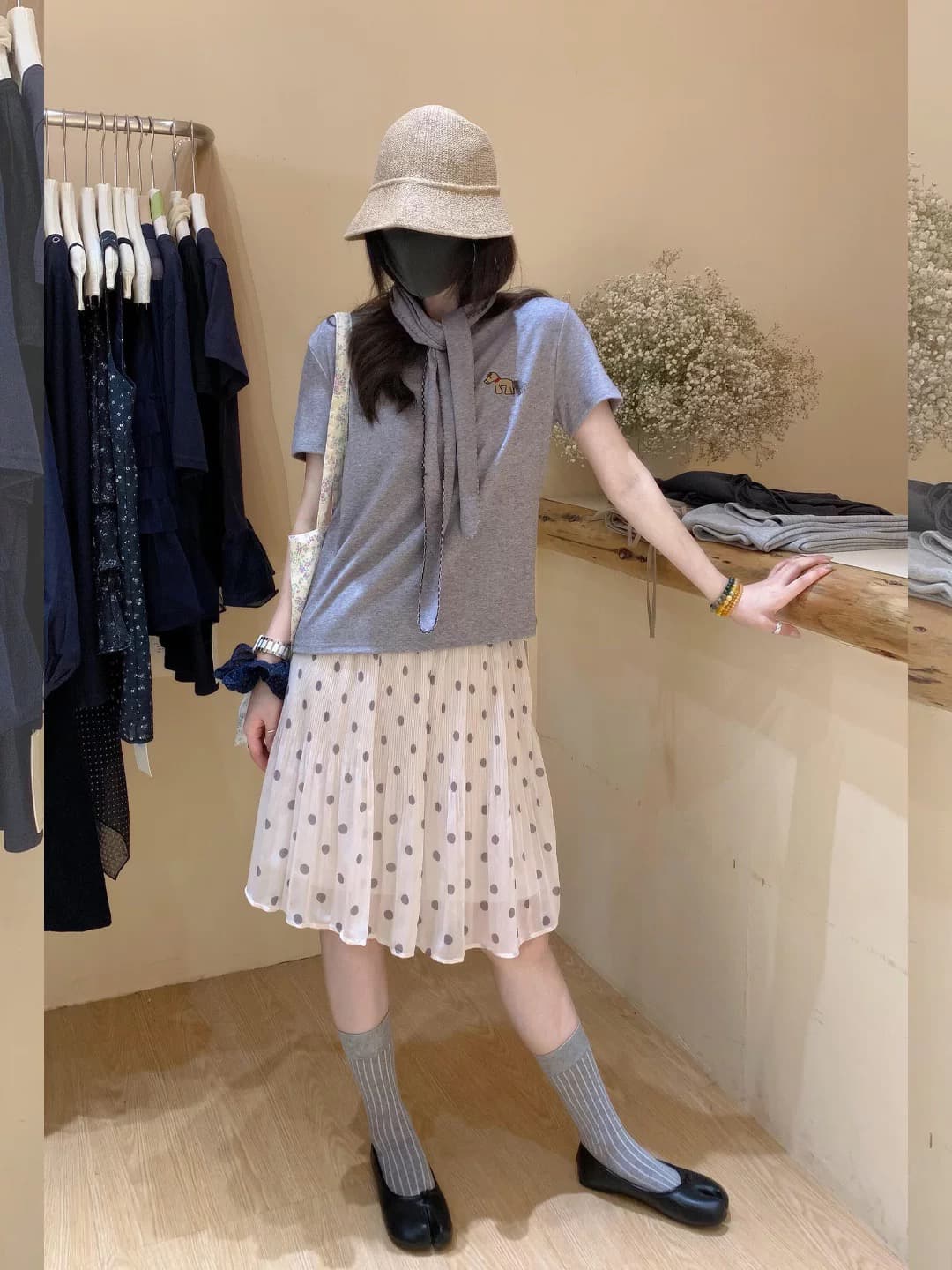 자이언트 잘 생긴 여름 드레스 전체 집합 느슨함 센스 착용 가져 가라. 작은 말 자수 긍정적 인 어깨 회색 티셔츠 도트 무늬 반신 치마 세트 상세 이미지 1