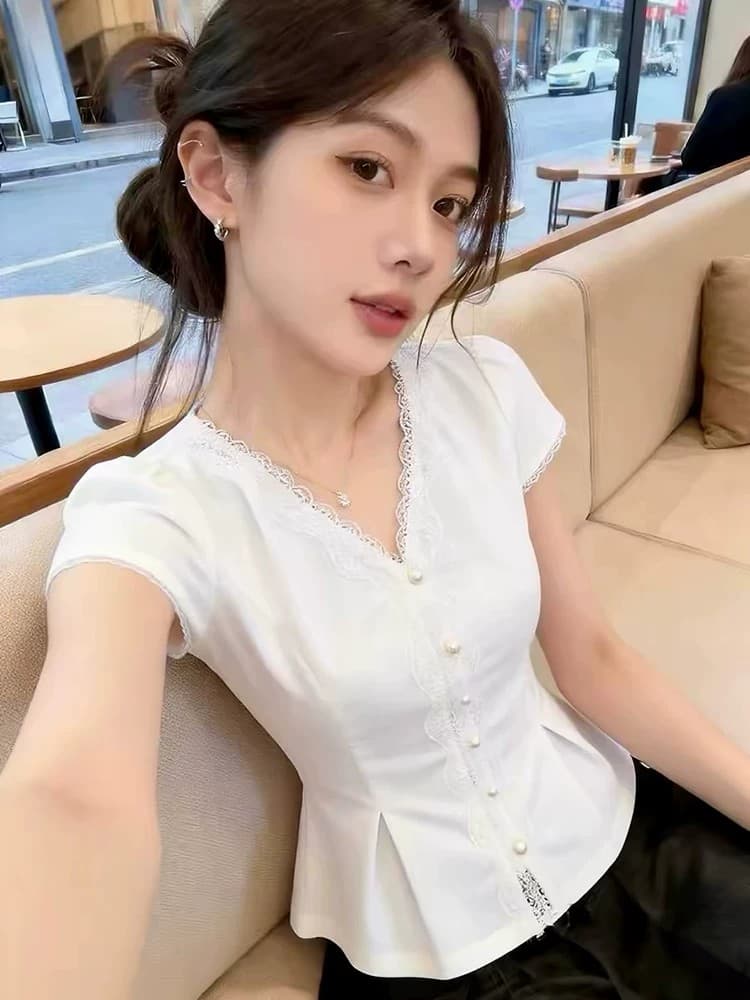 프랑스식 달콤한 매운맛 바람 레이스 레이스 반팔 여성 셔츠 2026 여름 새로운 우아함 다용도 허리 수축 슬림해 보이는 셔츠 상세 이미지 4