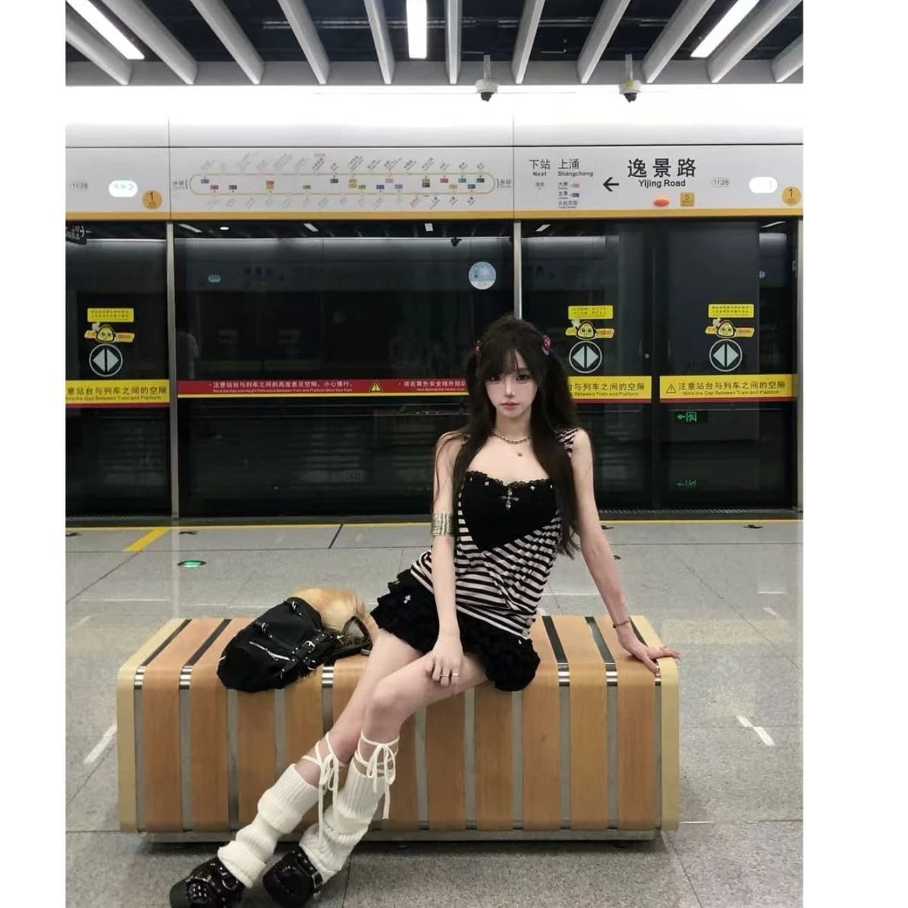 섹시함 핫걸 세트 여성 여름 자이언트 잘 생긴 한 부서 아름다운 스트라이프 후드 맨위 케이크 짧은 치마 3종 세트 이미지 5