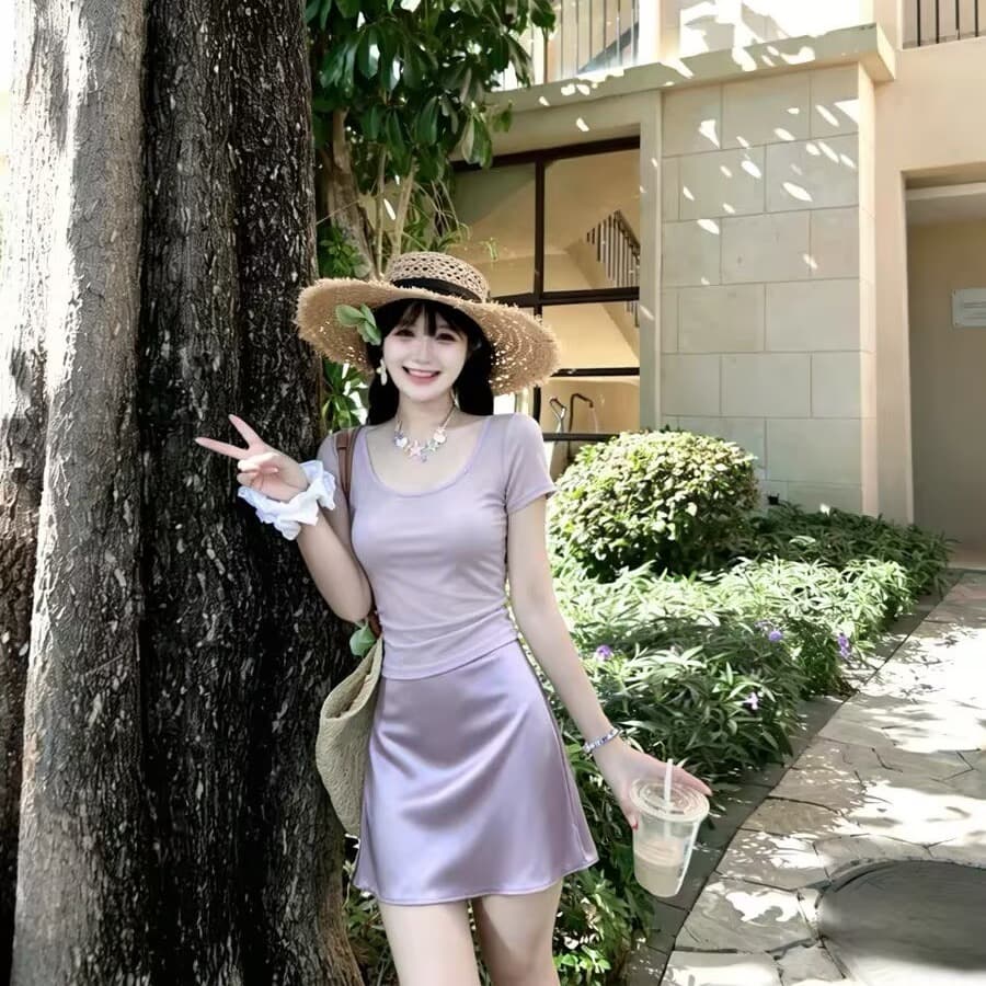 보라색 아세트산 치마 초여름 고유 한 아름다운 세트 여성 2026 새로운 몸매 가꾸기 반팔 해변가 도파민 새틴 치마 이미지 5