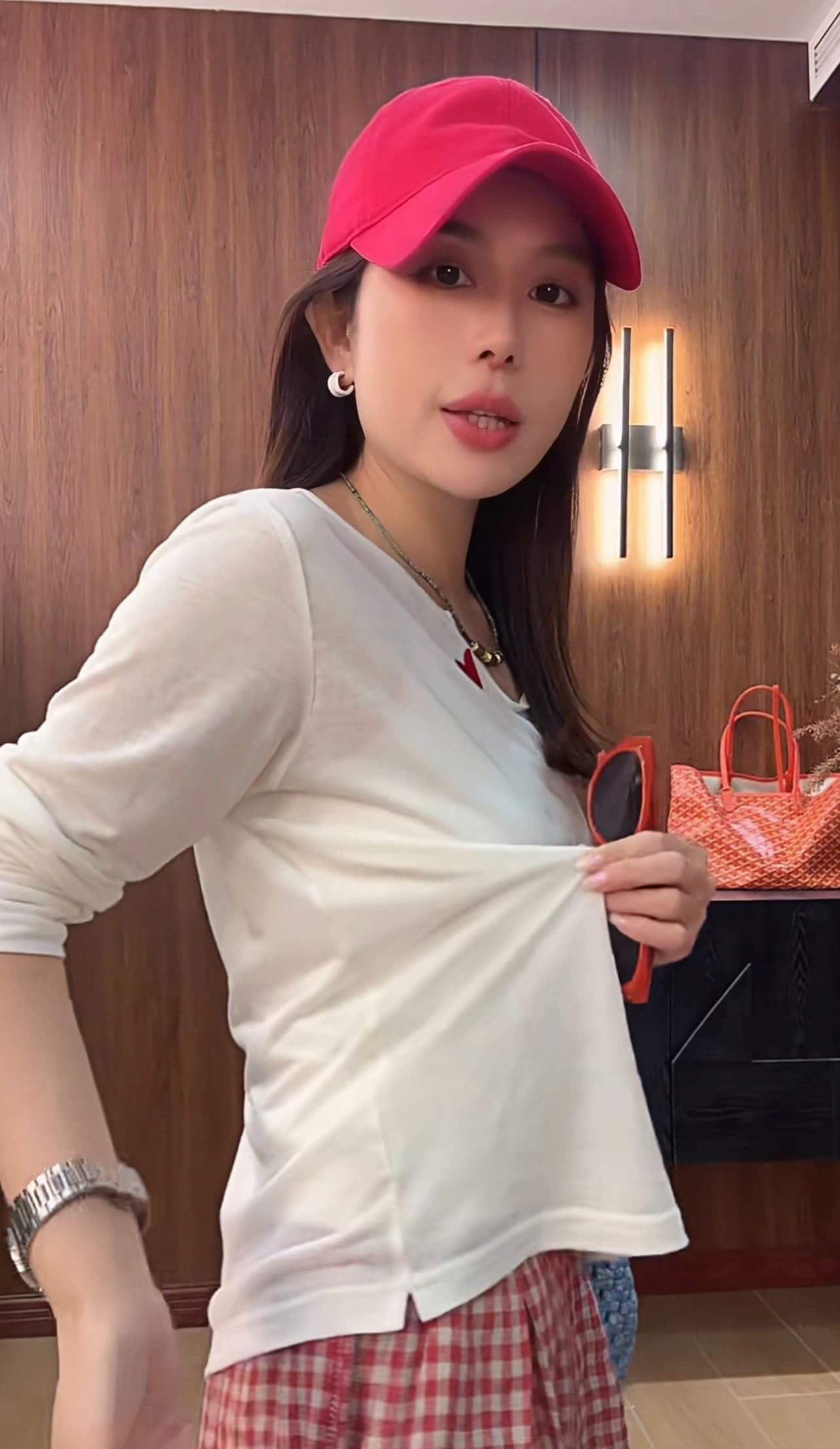 하나씩 복숭아 심장 t 자수 라이 경기 서울 혼방 26 여름 섹션 V넥 긴팔 티셔츠 상세 이미지 2