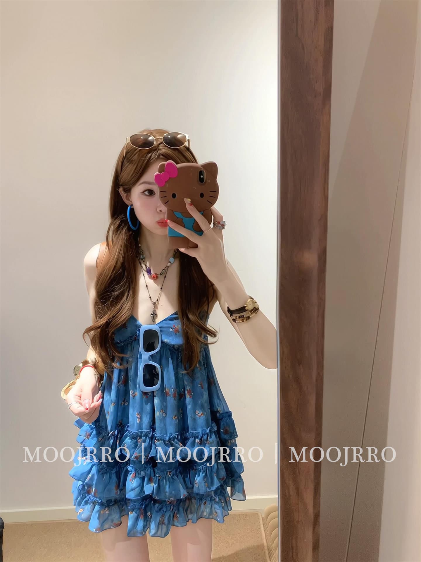 파란색 꽃무늬 V넥 캐미솔 여름 외출용 프랑스식 휴가 바람 몸매 가꾸기 슬림해 보이는 프릴 민소매 맨위 이미지 2