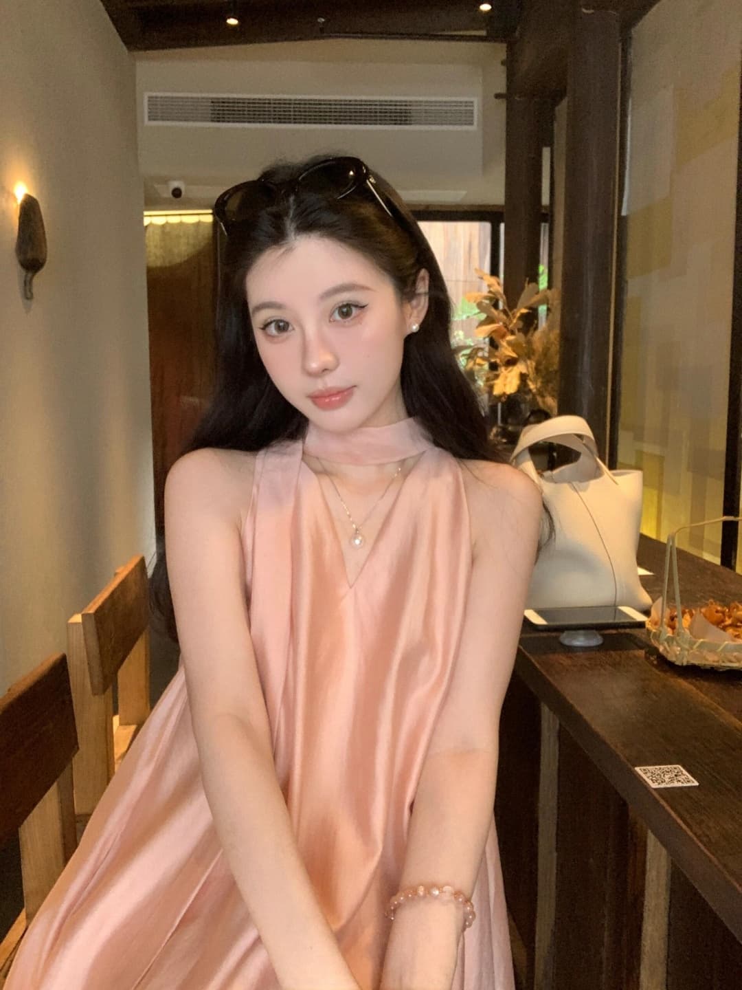 휴가 바람 행침 목 백리스 여성 드레스 2026 여름 새로운 루즈핏 슬림해 보이는 민소매 우아한 롱 스커트 상세 이미지 3