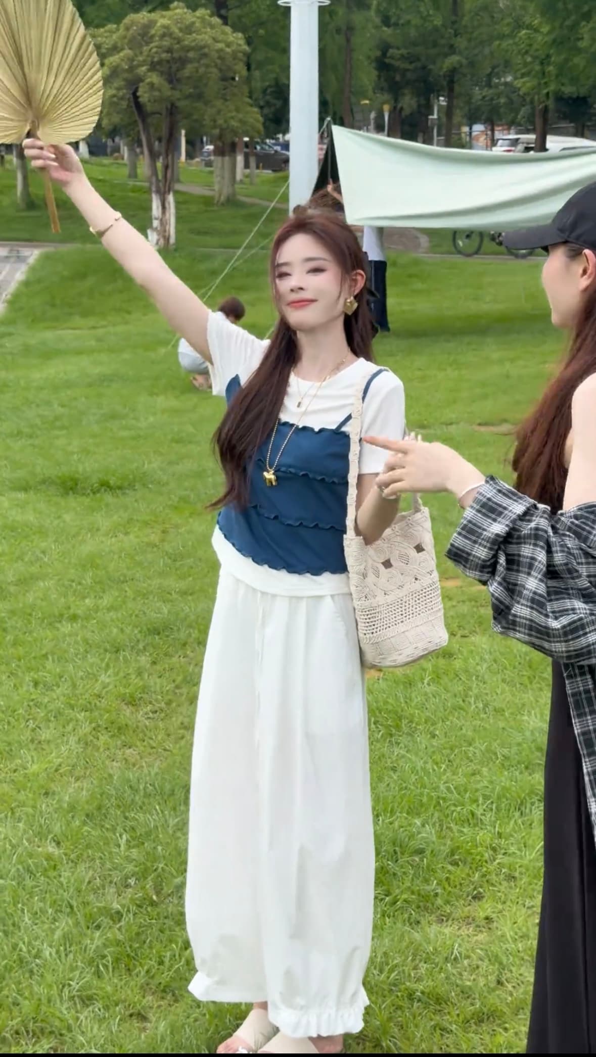 샤오 크릭 의류 여름 새로운 패치워크 물결무늬 측면 몸매 가꾸기 긍정적 인 어깨 반팔 페이크 레이어드 티셔츠 상세 이미지 4