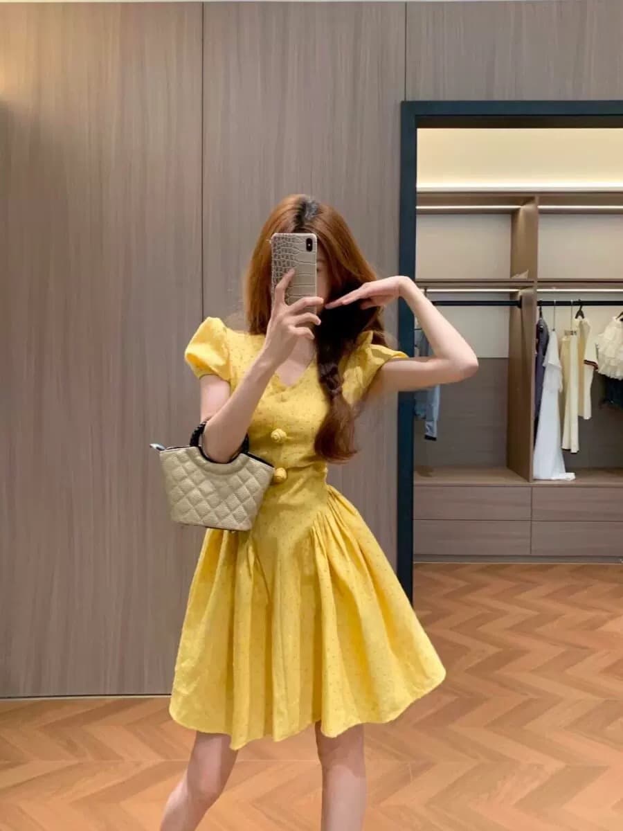 프랑스식 휴가 바람 V넥 허리 수축 한 마디 드레스 2026 년 여름 새로운 여름 드레스 미니 스커트 프랑스식 치마 여성 의류 이미지 2