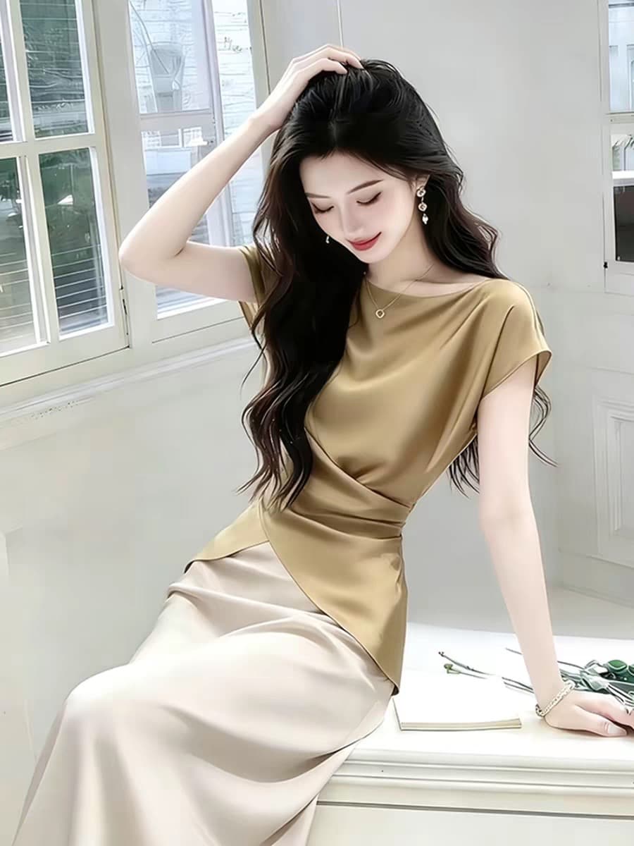 2026 여름 전체 집합 여성 의류 품격 고급 센스 세련된 외국 가스 카키 색 새틴 맨위 반신 치마 세트 상세 이미지 2