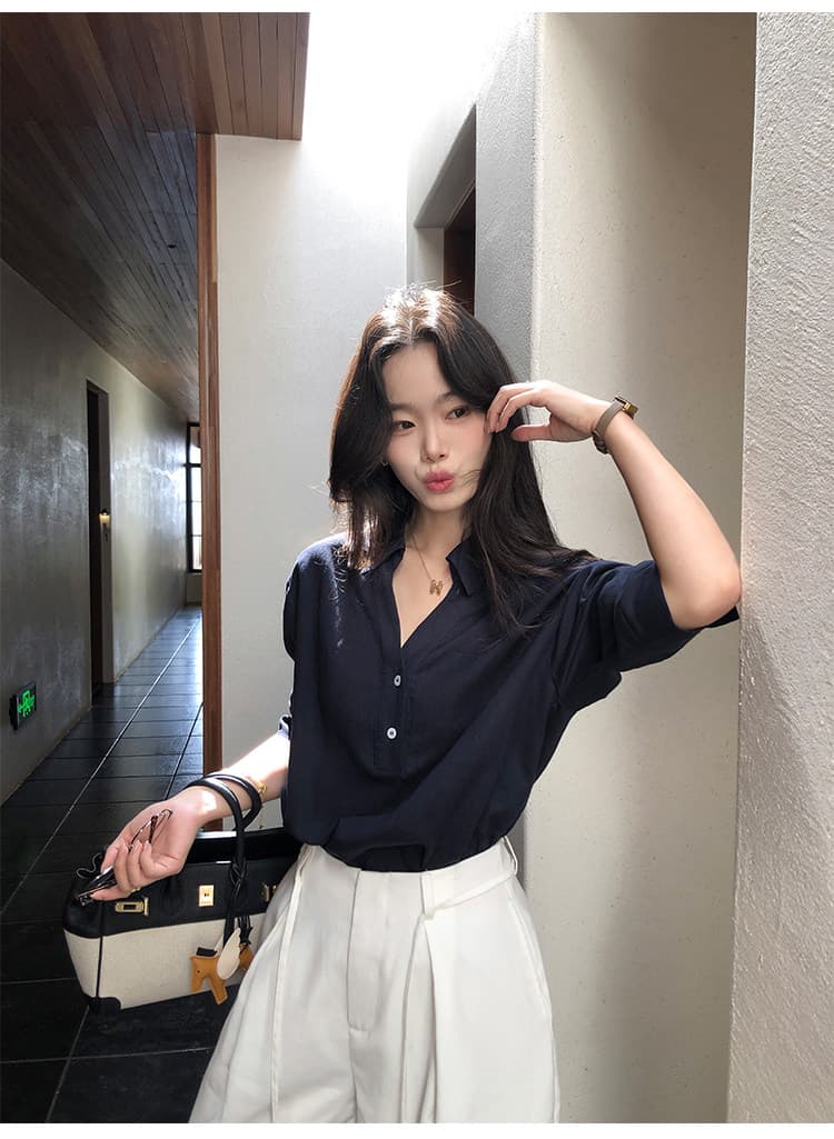 해군 빛 산소 미니멀리즘 루즈핏 라이 경기 서울 아마 V넥 중간 소매 여성 셔츠 느슨함 센스 출퇴근 맨위 상세 이미지 9