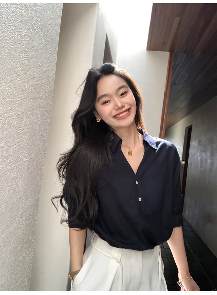 해군 빛 산소 미니멀리즘 루즈핏 라이 경기 서울 아마 V넥 중간 소매 여성 셔츠 느슨함 센스 출퇴근 맨위 상세 이미지 15