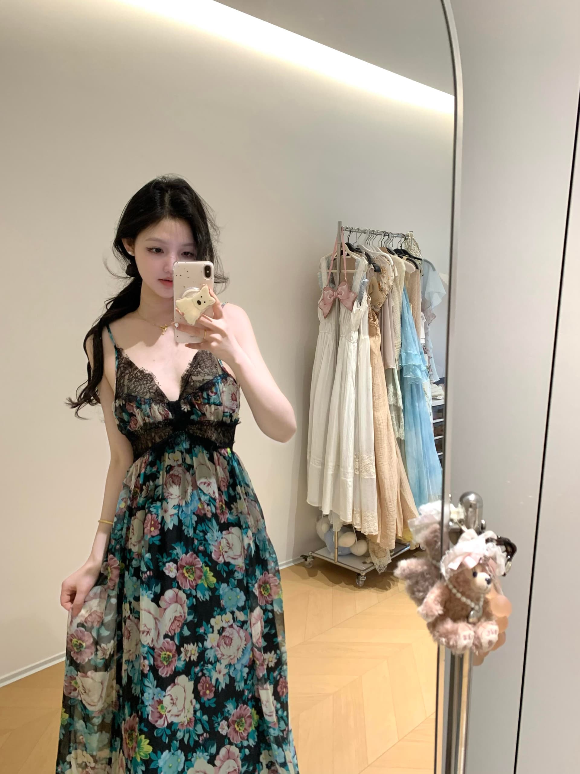 분위기 블랙 하단 레트로 파란색 대 꽃무늬 레이스 깊은 v 슬립 롱 스커트 드레스 이미지 4