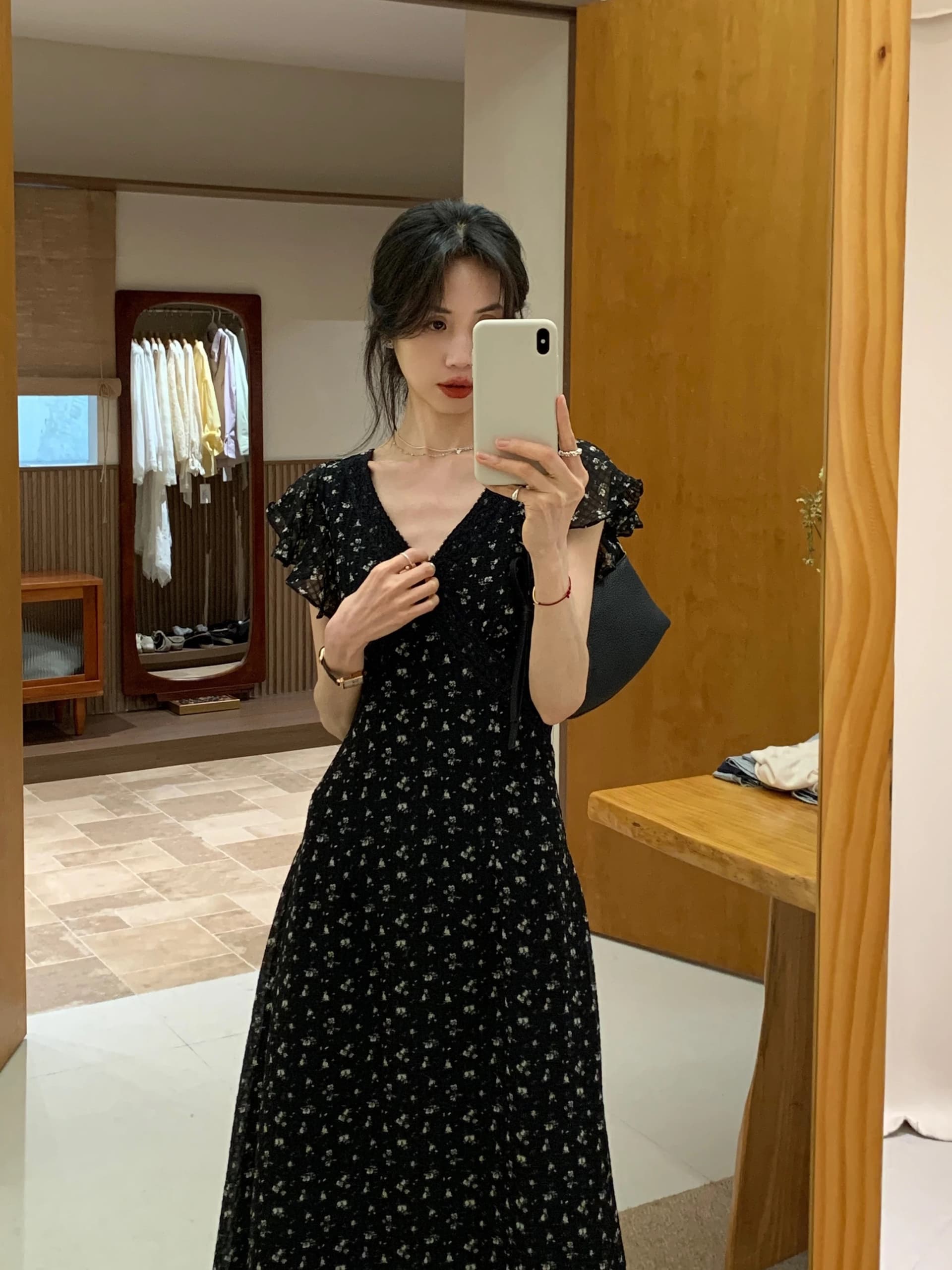 brivin 프랑스식 검정색 질감 레이스 꽃무늬 여성 드레스 아모이 자이언트 잘 생긴 V넥 허리 수축 슬림해 보이는 롱 스커트 상세 이미지 2