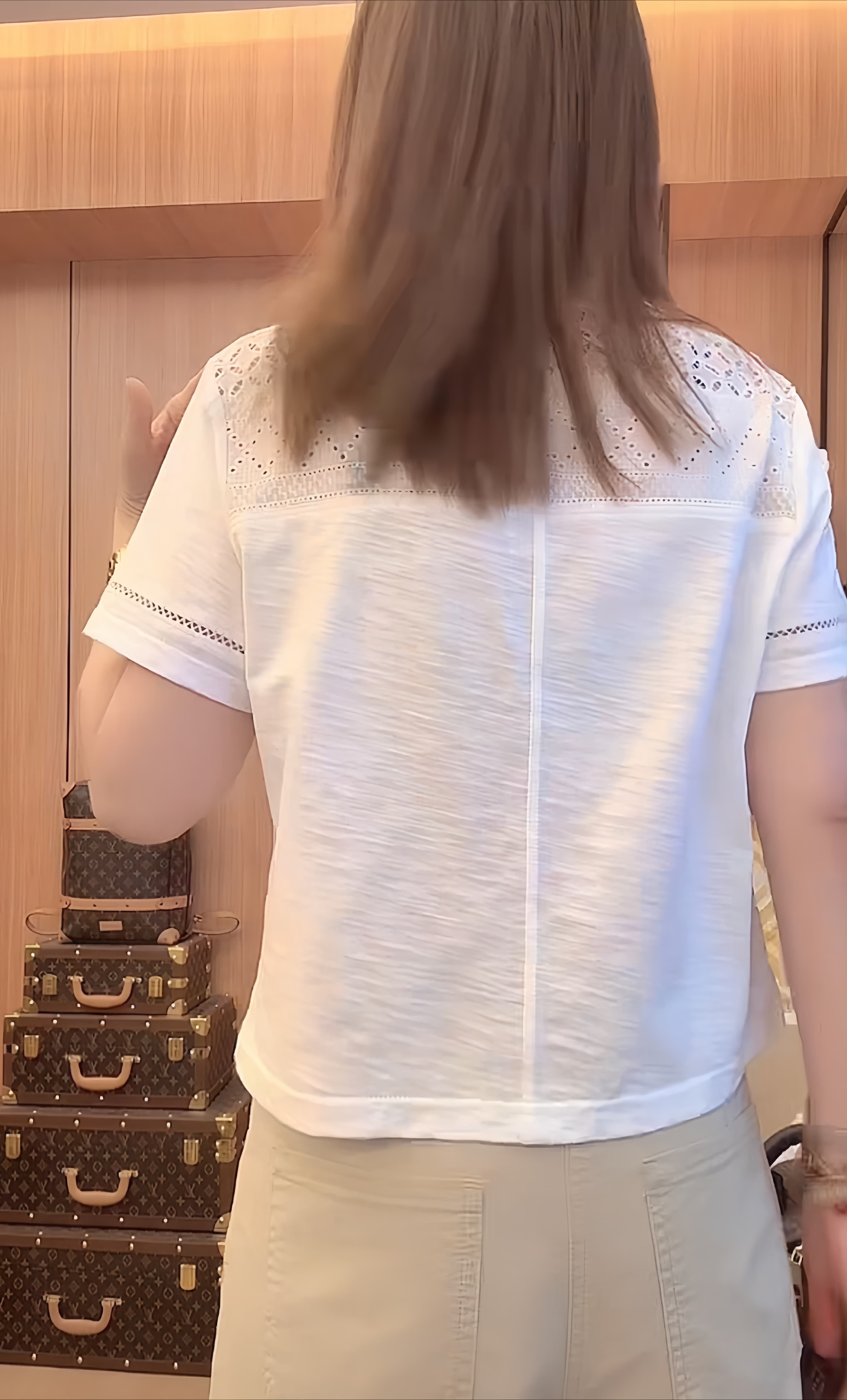 뒤로 홀로우 아웃 t 새로운 디자인 센스 뒤로 패치워크 패션 다용도 품격 슬림해 보이는 반팔 상세 이미지 2