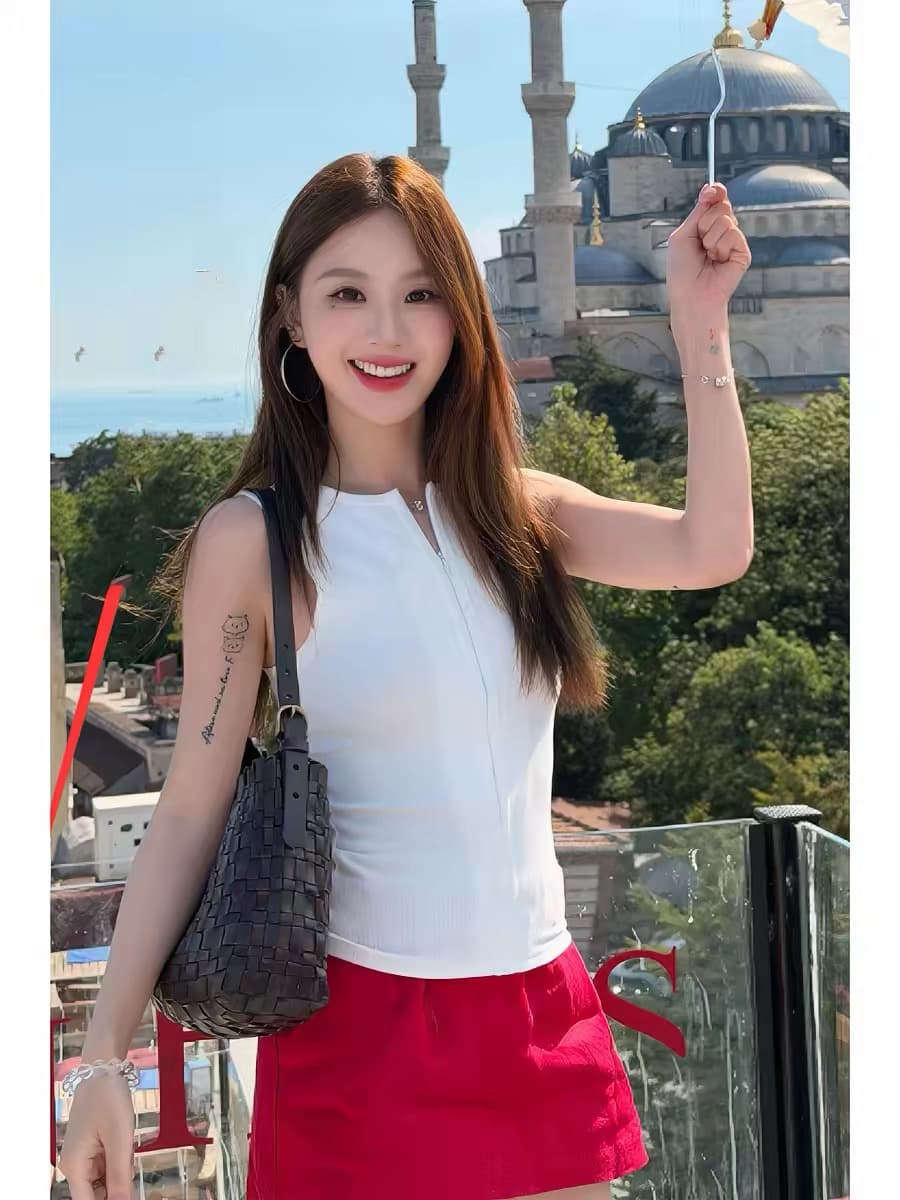 아메리칸 활력 화이트 민소매 조끼 맨위 몸매 가꾸기 빨간색 반 스커트 짧은 치마 투피스 슈트 아메리칸 캐주얼 이미지 2