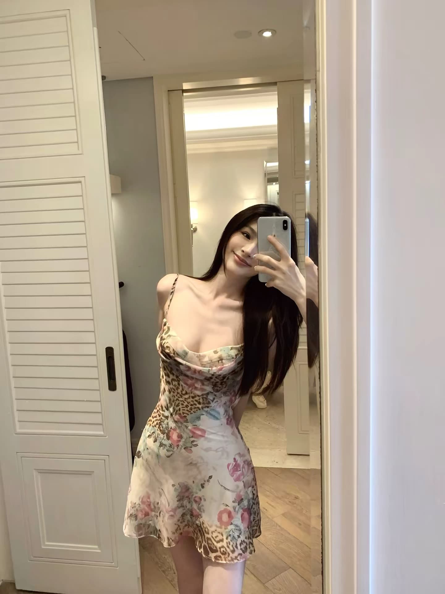 lienni 레오파드 무늬 와 와일드 로즈 2026 여름 새로운 품격 허리 수축 슬림해 보이는 페이크 레이어드 슬립 여성 드레스 상세 이미지 1