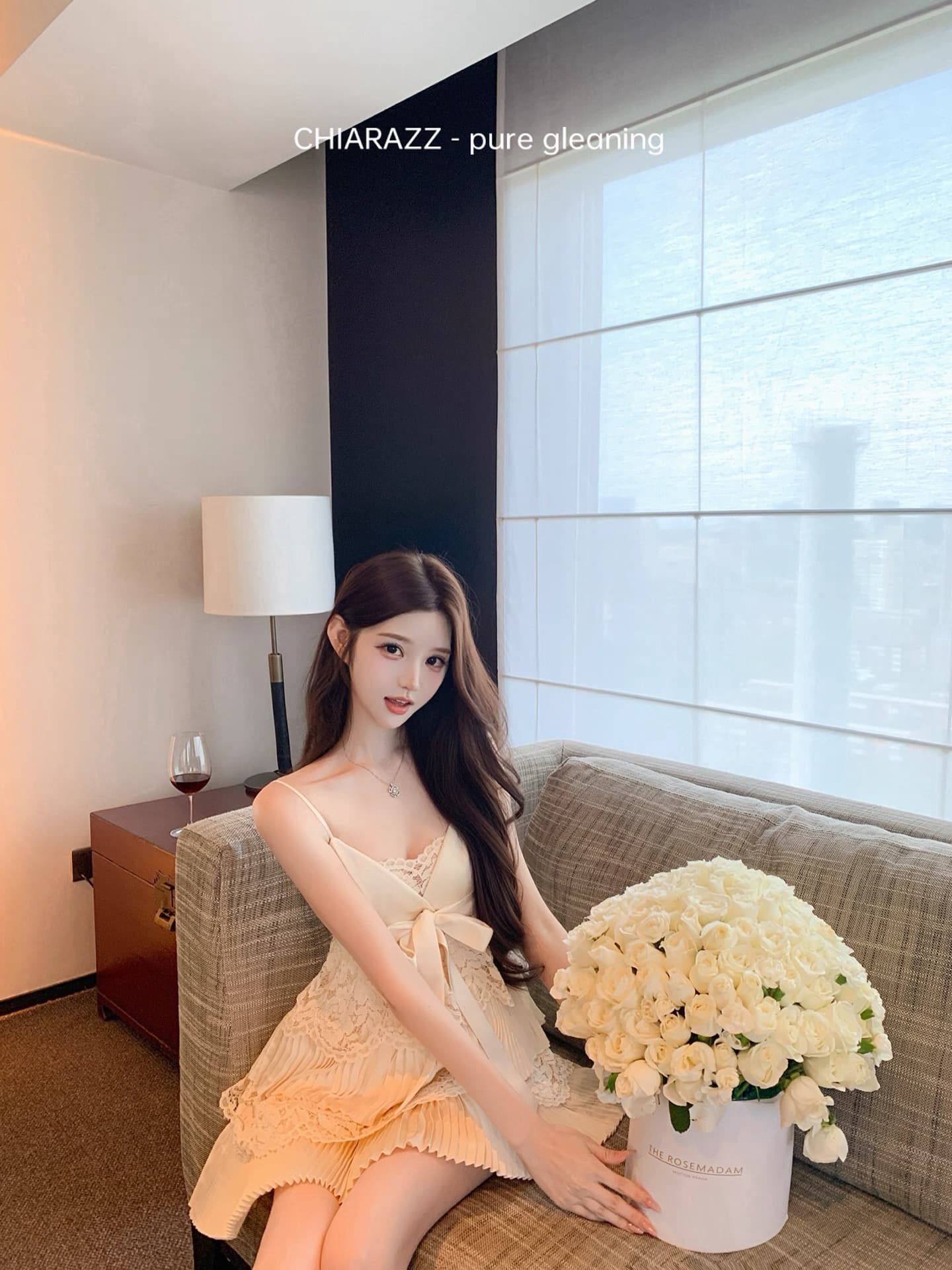 수영장 자오 짜오 chiarazz 분필 레이스 일 광장 도보 보여주기 섹션 새틴 레이스 플리츠 멜라루카 나비 매듭 슬립 드레스 이미지 3