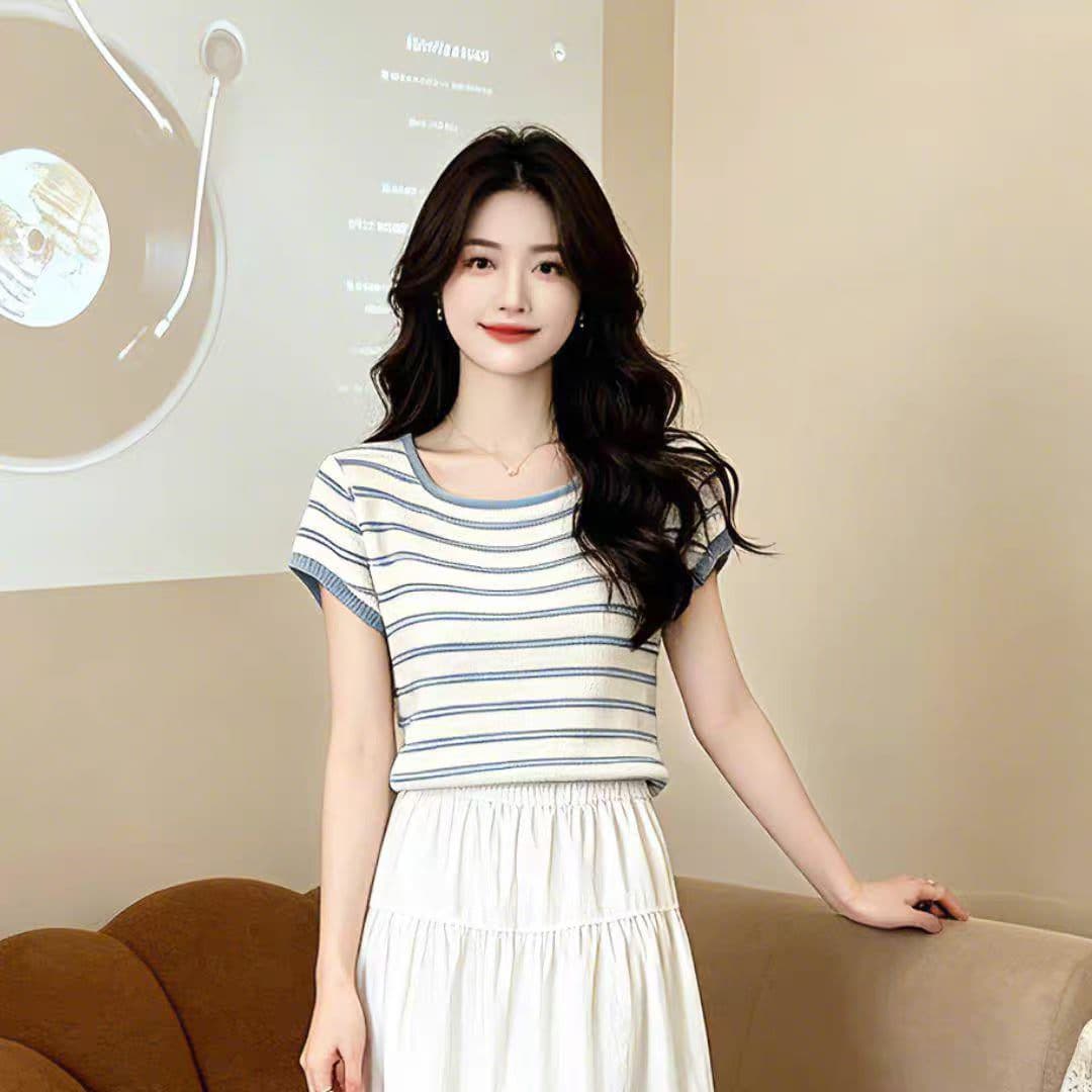 마이크로 지방 빛 럭셔리 여성 의류 여름 새로운 작은 대중 스트라이프 얇은 스타일 니트 스웨터 반팔 가져 가라. 화이트 캐주얼 반신 스커트 여성 이미지 3