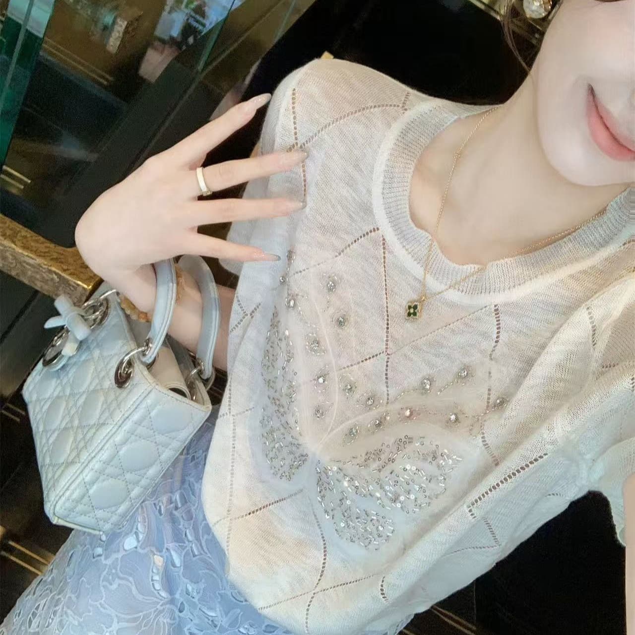 물고기 토끼 화이트 나비 반팔 티셔츠 여성 여름 2026 새로운 얇은 스타일 디자인 센스 작은 대중 니트 스웨터 맨위 이미지 5