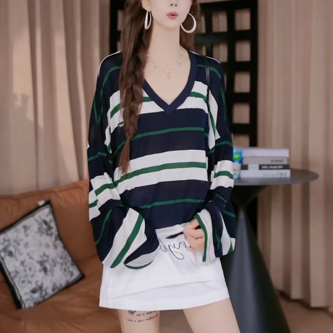 구슬 구슬 독점적 인 느긋한 와 성별 레트로 와이드 스트라이프 배색 V넥 t 긴팔 이미지 5