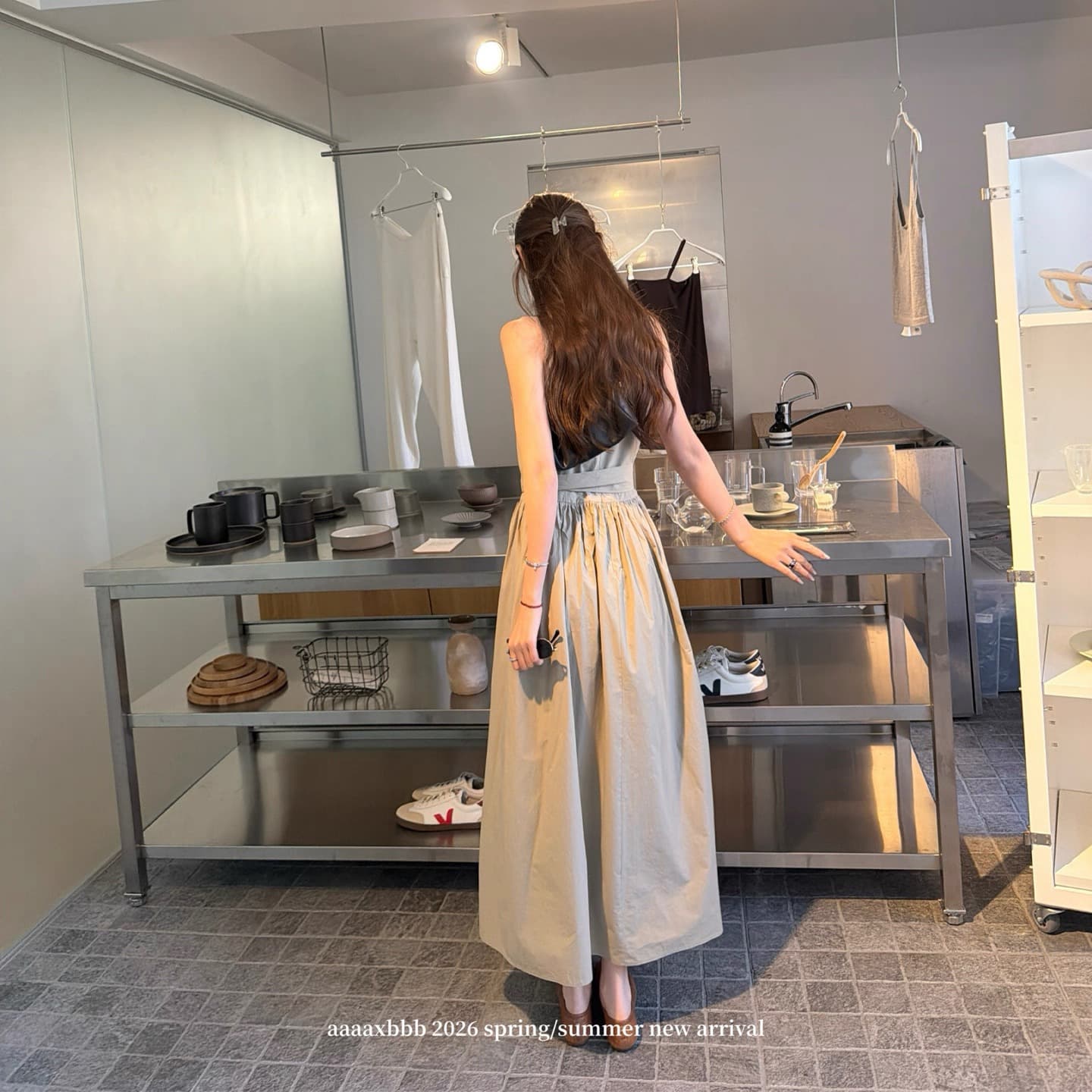 aaaaxbbb 조용한 럭셔리 매너 여름 프랑스식 민소매 드레스 허리 수축 품격 슬림해 보이는 조끼 롱 스커트 여성 이미지 5