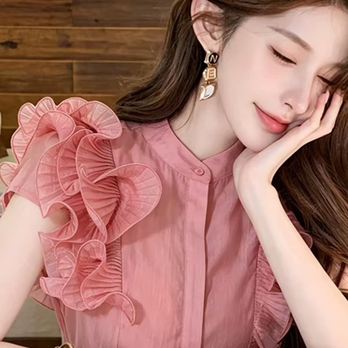 품격 고급 센스 핑크색 연꽃 잎 소매 맨위 2026 년 여름 섹션 신제품 프랑스식 고유 한 아름다운 민소매 여성 셔츠 이미지 5