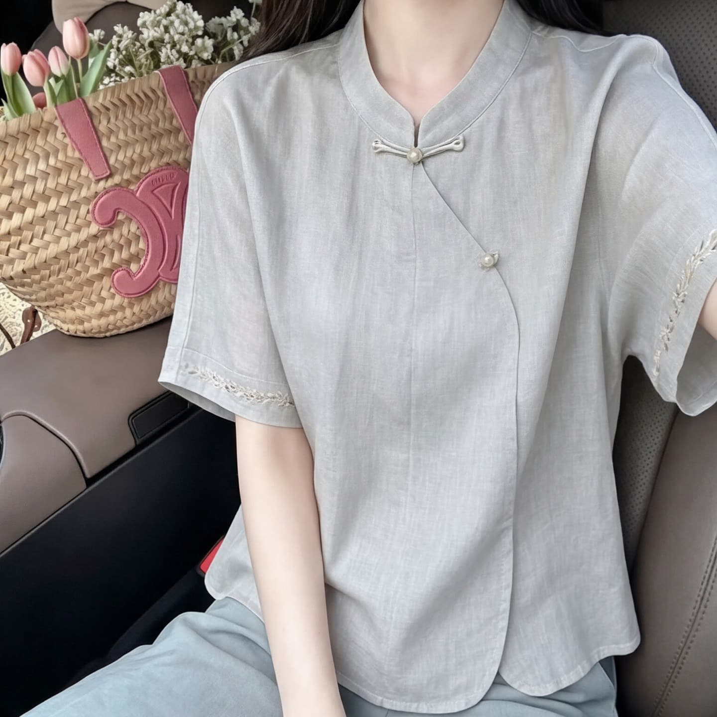 핑크색 새로운 중식 스탠드 칼라 단추 여성 셔츠 여름 비스듬한 襟 진주 버클 거품 소매 개선 치파오 반팔 맨위 이미지 5