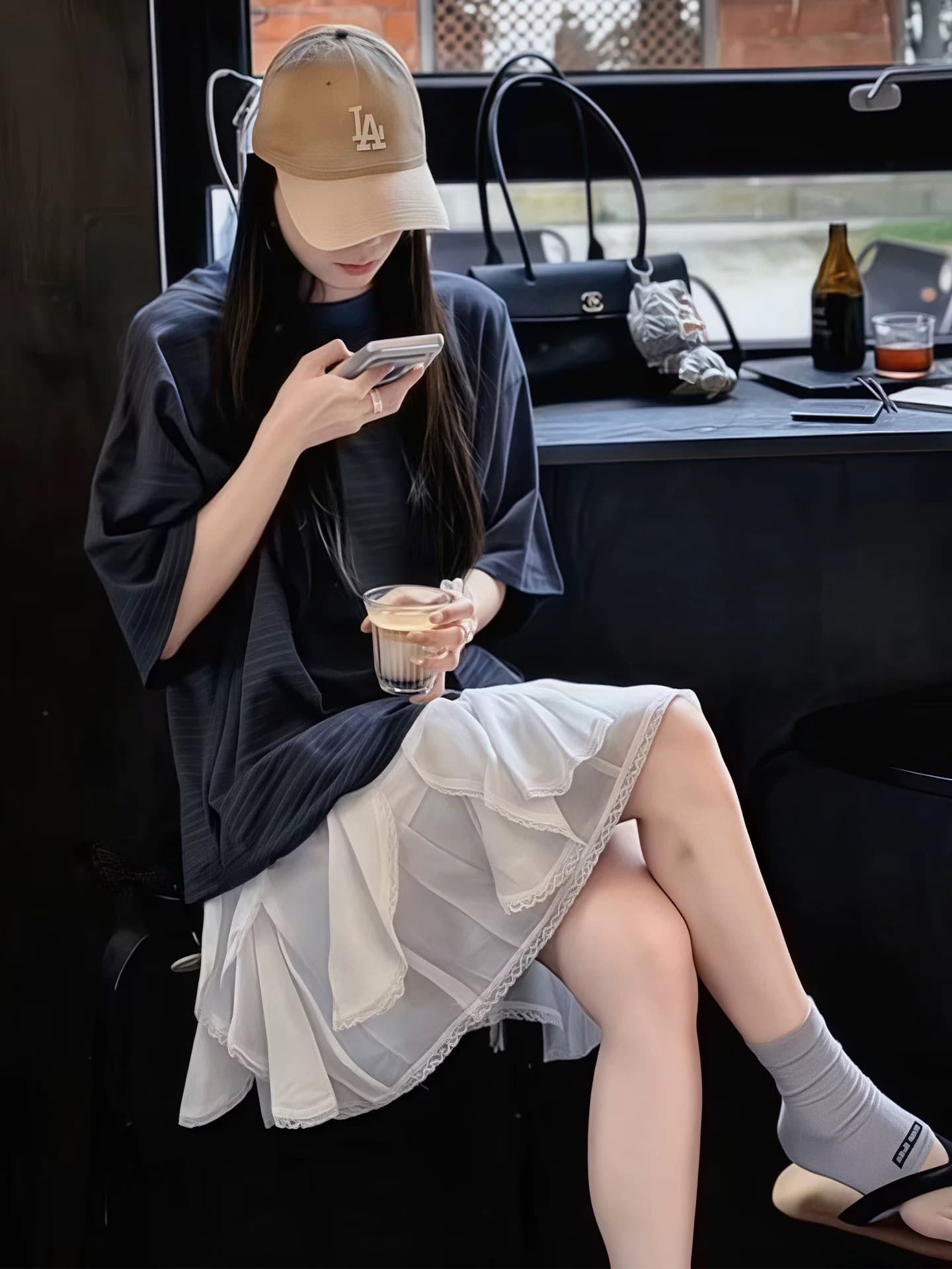 어두운 회색 루즈핏 반팔 라운드 넥 티셔츠 여성 2026 여름 여름 착용 가져 가라. 고급 센스 chic Chic 맨위 상세 이미지 1