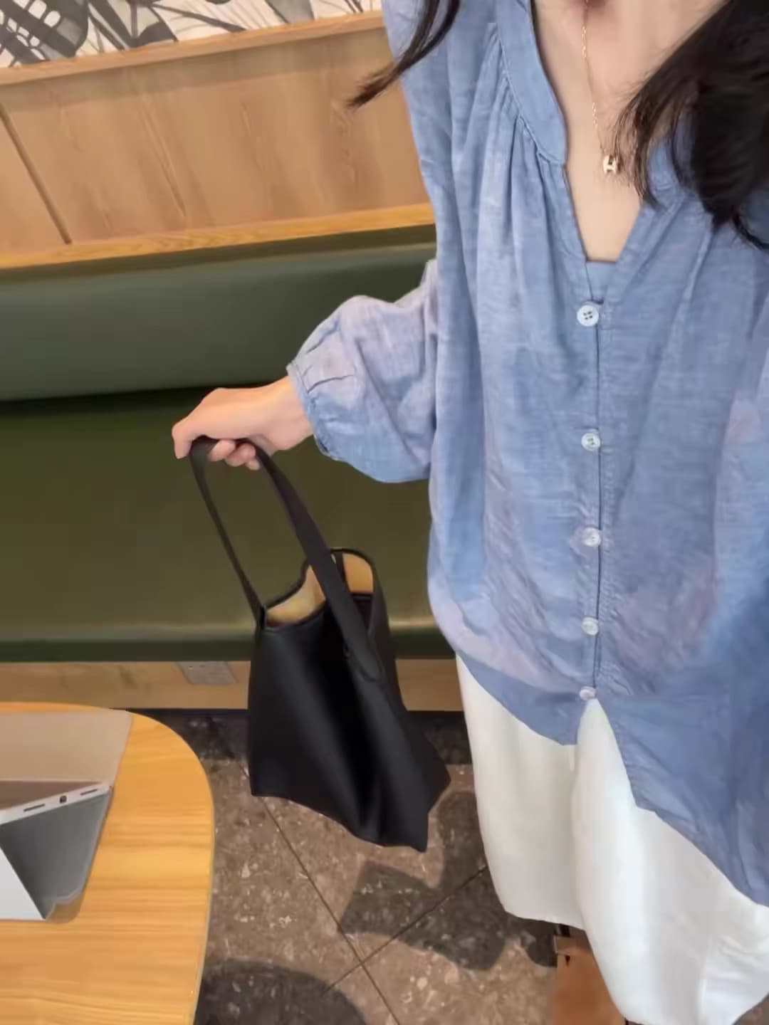 한 부서 미니멀리즘 다용도 슬림해 보이는 하늘 블루 V넥 자외선 차단 맨위 아마 여성 셔츠 느슨함 센스 트렌디 이미지 2