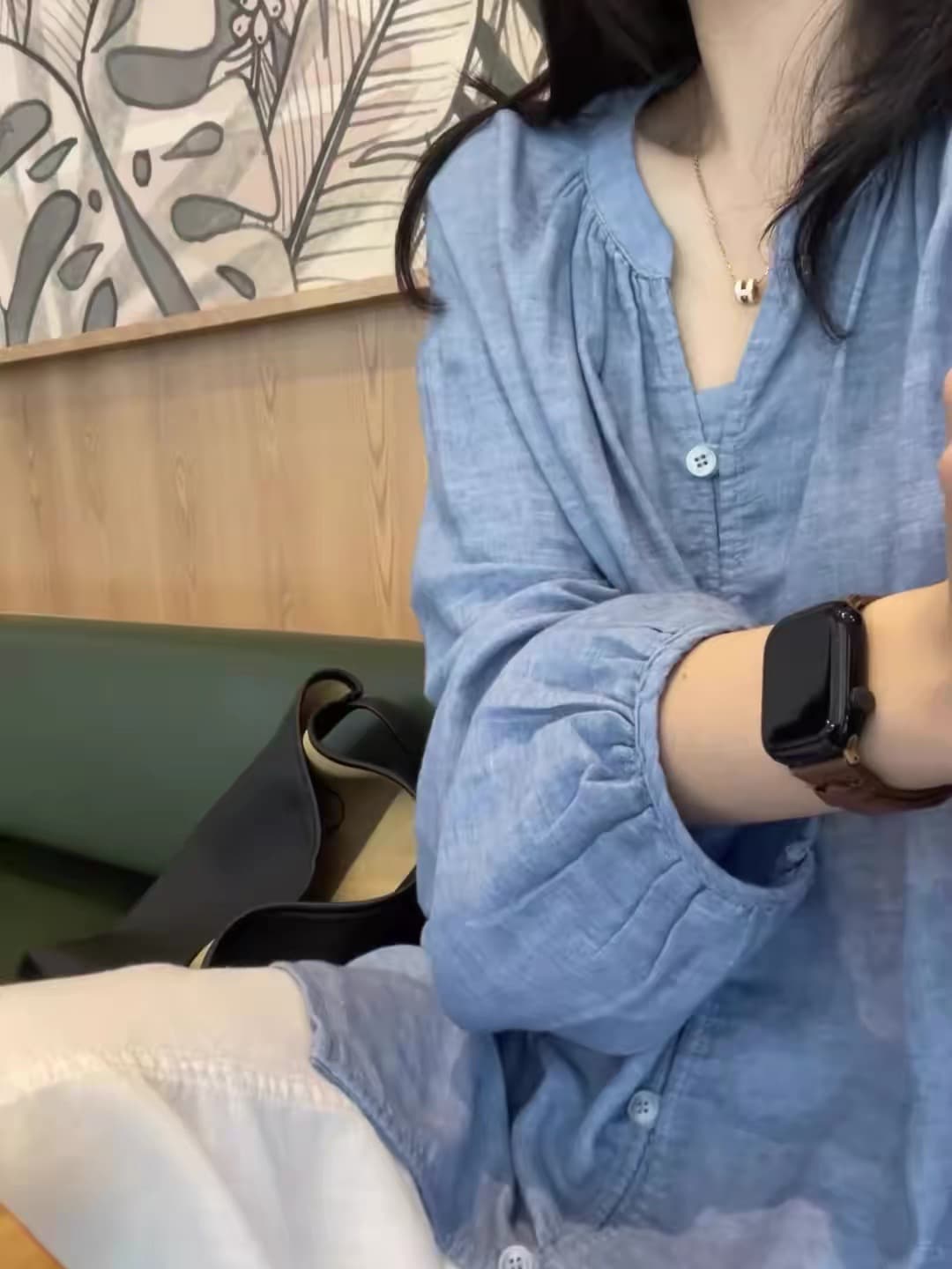 한 부서 미니멀리즘 다용도 슬림해 보이는 하늘 블루 V넥 자외선 차단 맨위 아마 여성 셔츠 느슨함 센스 트렌디 상세 이미지 3