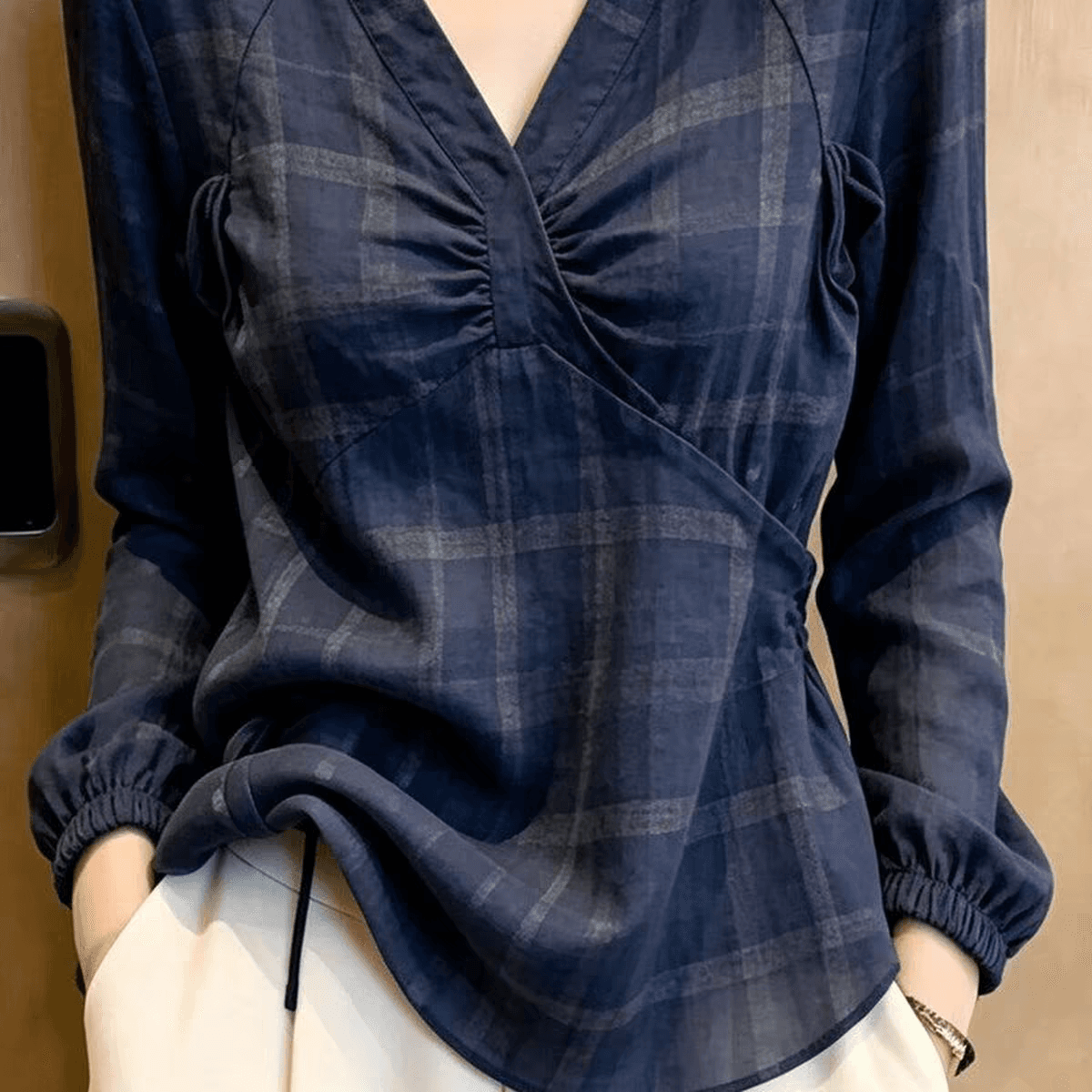 출퇴근 바람 십자가 칼라 체크무늬 맨위 여성 블루 색상 고급 센스 품격 셔츠 부드러운 바람 잘 생긴 패션 고급 상세 이미지 4