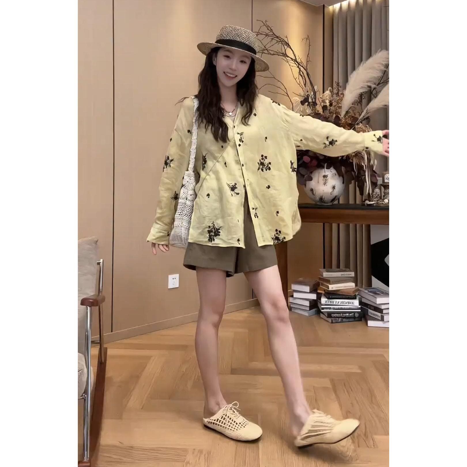 한 부서 부드러운 바람 V넥 꽃무늬 트임 긴팔 여성 셔츠 여름 작은 대중 디자인 센스 루즈핏 슬림해 보이는 자외선 차단 오픈 가디건 상세 이미지 3