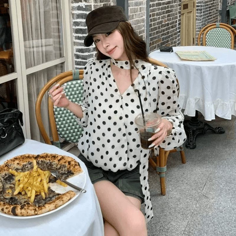 이른 가을 새로운 프랑스식 레트로 십자가 V넥 루즈핏 품격 도트 무늬 외국 가스 셔츠 패션 다용도 리본 맨위 이미지 3