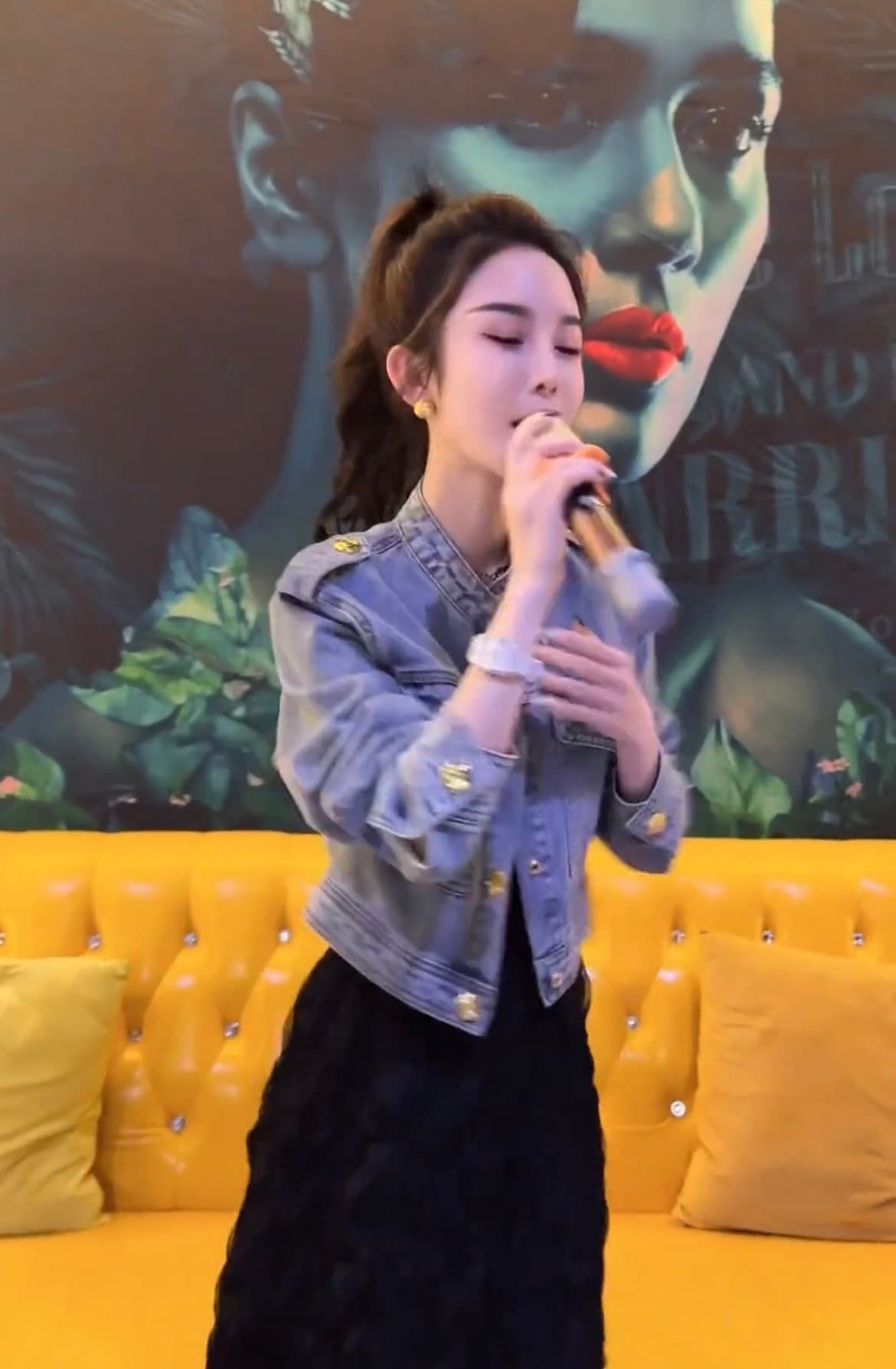 패션 고급 센스 세트 여성 짧은 카우보이 바깥 메쉬 세트 반신 스커트 투피스 세트 2024 봄 여성 의류 폭발 상세 이미지 3