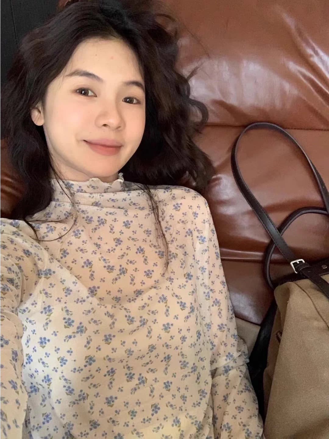 프랑스식 터틀넥 꽃무늬 긴팔 티셔츠 여성 2026 가을 새로운 몸매 가꾸기 슬림해 보이는 인사이드 가져 가라. 스택 착용 기본 셔츠 맨위 상세 이미지 4