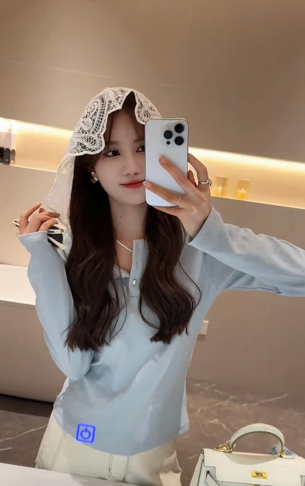 화이트 동백 나무 2025 년 봄 패션 새로운 다용도 패치워크 레이스 후드 긴팔 티셔츠 t1358 이미지 3