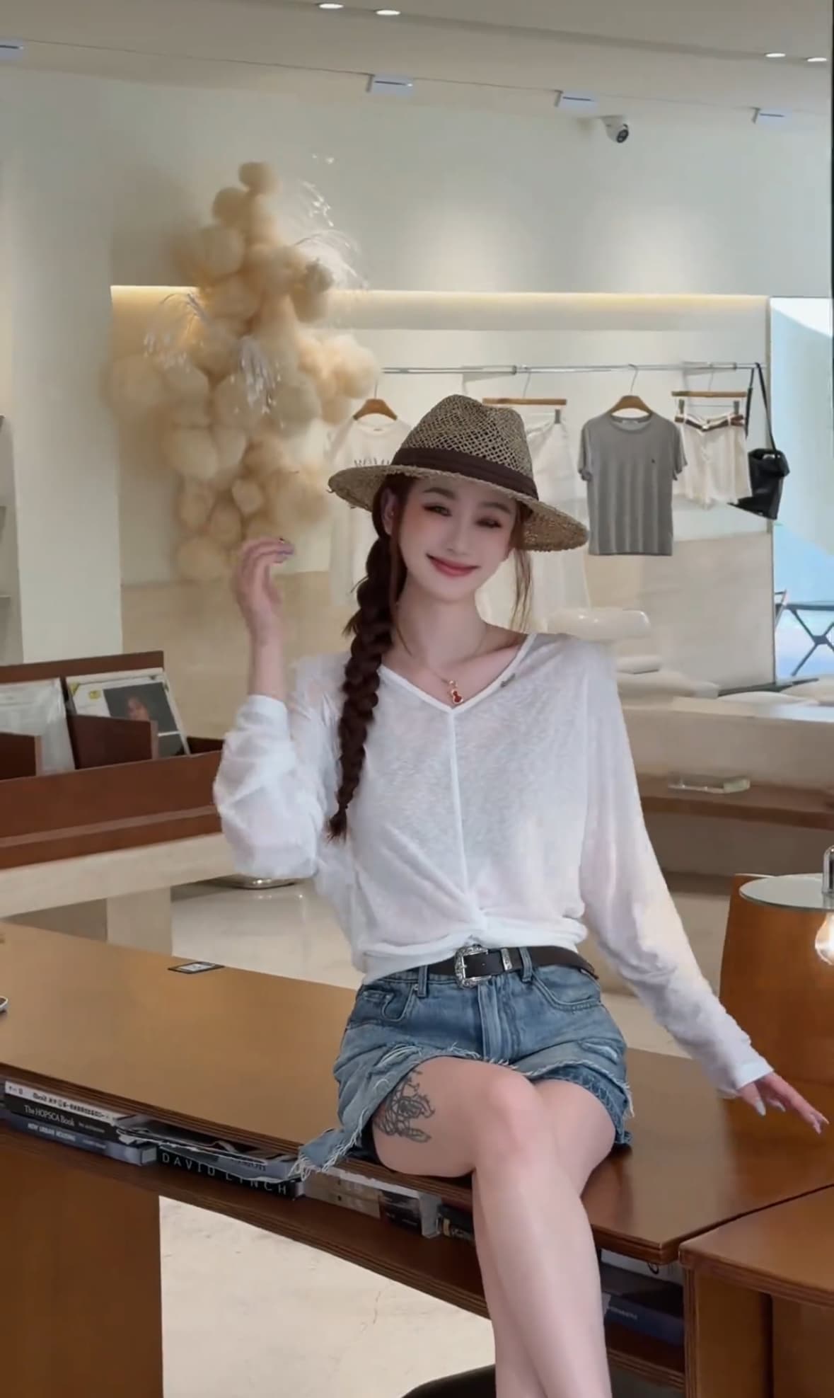 물방울 홀로우 아웃 라이 경기 서울 홀로우 아웃 디자인 미니멀리즘 외국 가스 얇은 스타일 긴팔 이미지 4