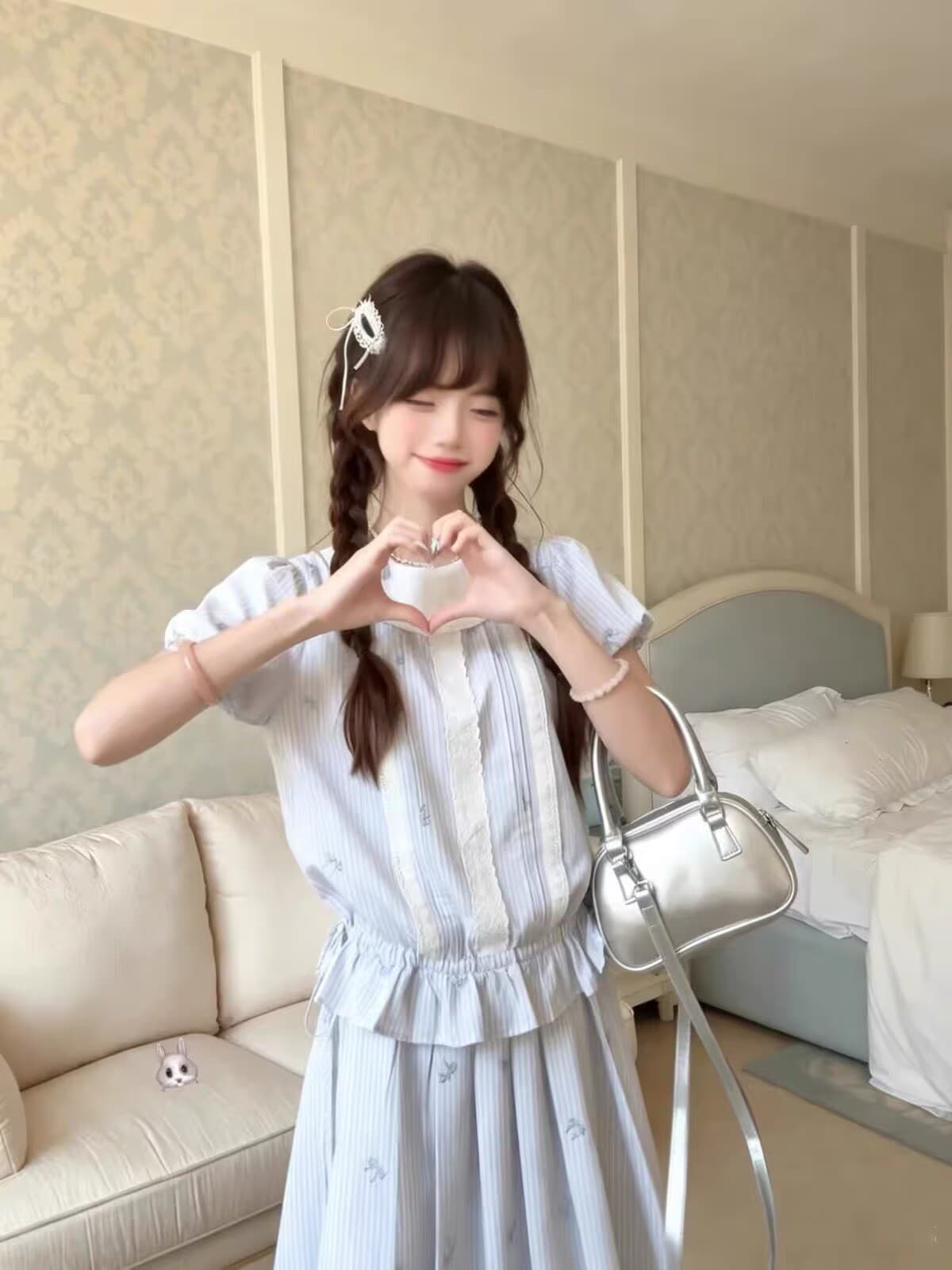 자이언트 잘 생긴 아름다운 학원 스타일 베이비 칼라 파란색 스트라이프 나비 매듭 맨위 스트라이프 나비 매듭 플리츠 치마 세트 상세 이미지 1