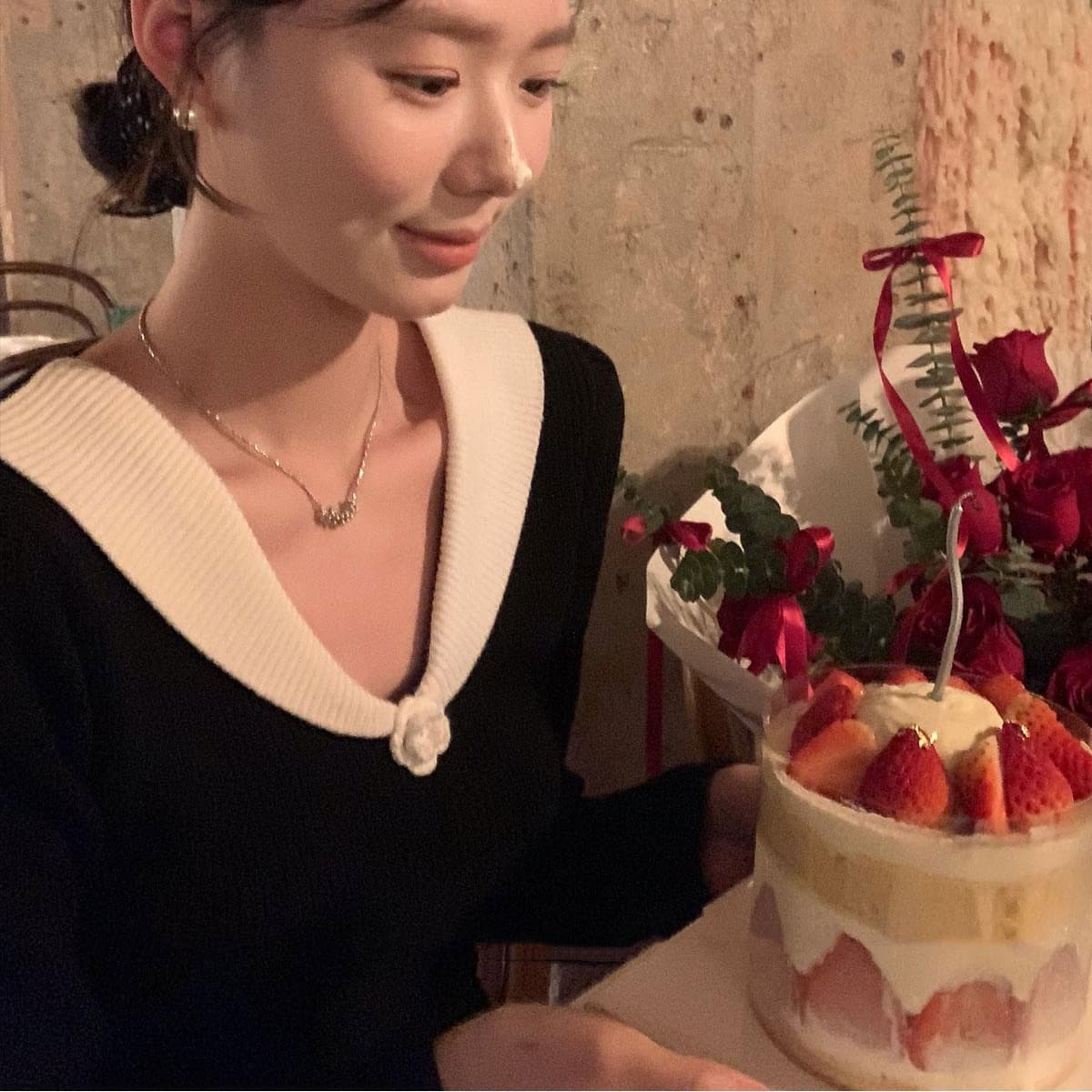 있음 도착 프랑스식 우아함 검정색 V넥 니트 드레스 고급 센스 품격 허리 수축 슬림해 보이는 롱 스커트 아이들 이미지 5