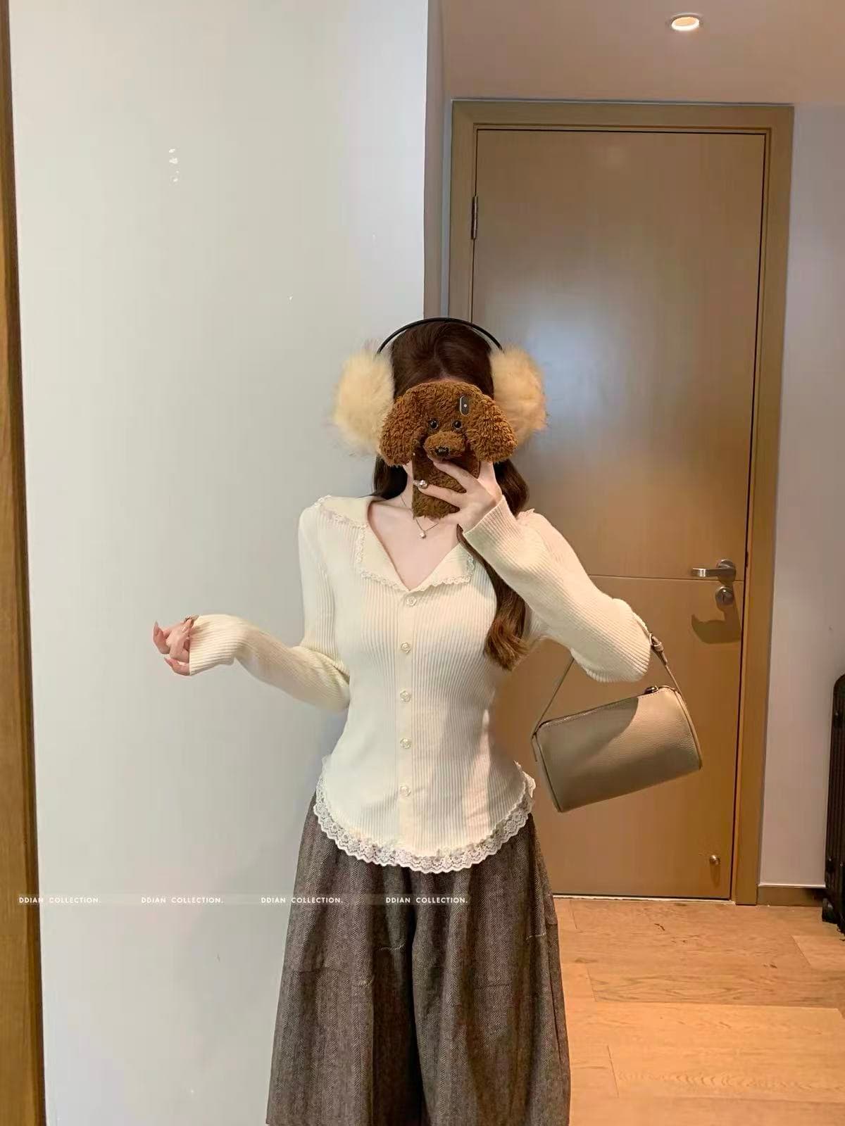 miu 부서 달콤한 스타일 레이스 측면 V넥 긴팔 니트 스웨터 맨위 여성 부드러운 품격 몸매 가꾸기 슬림해 보이는 인사이드 가져 가라. 만나는 이미지 3